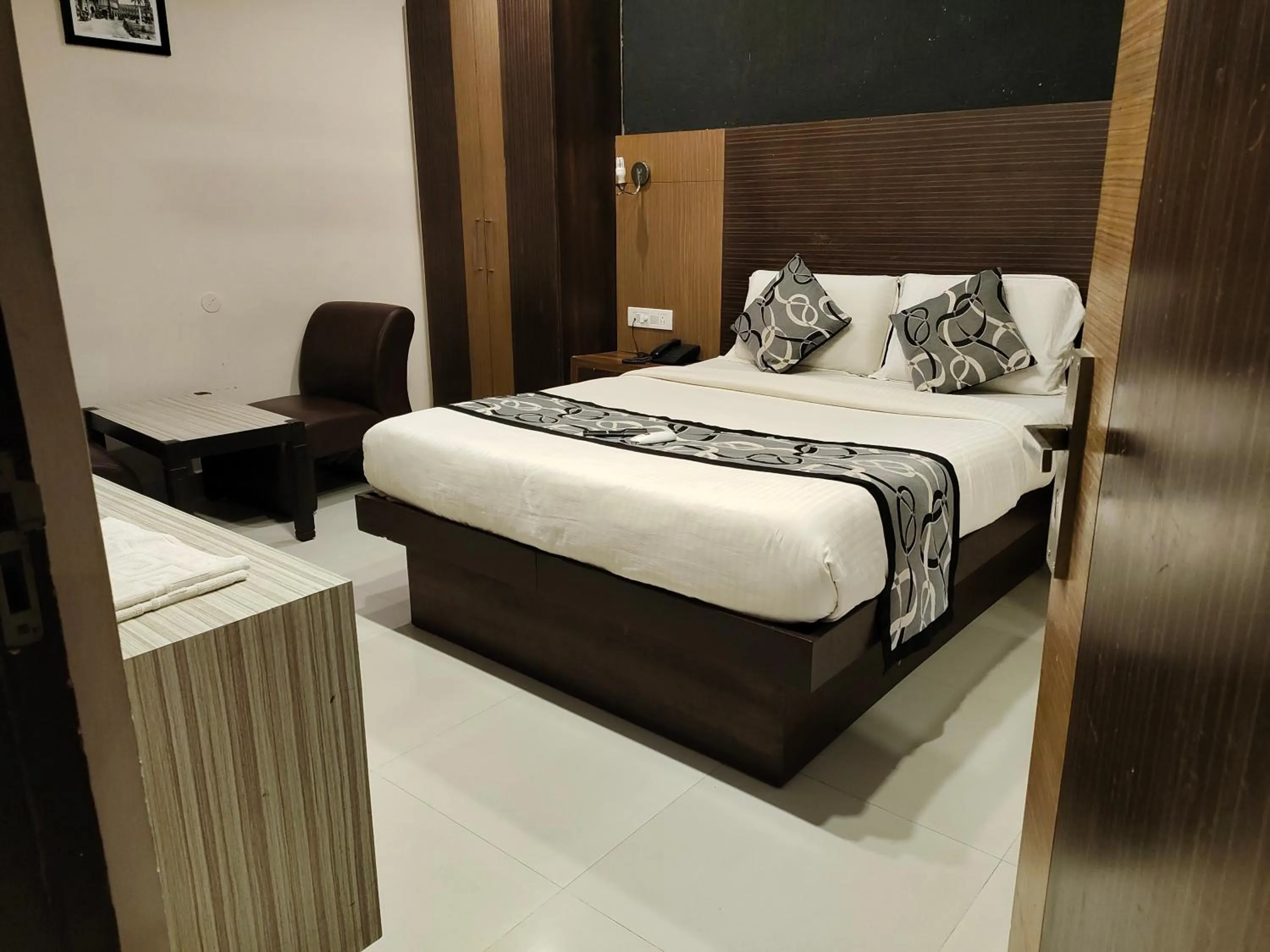 Standard Double Room - single occupancy in Santhi Bhavan, Chennai Central