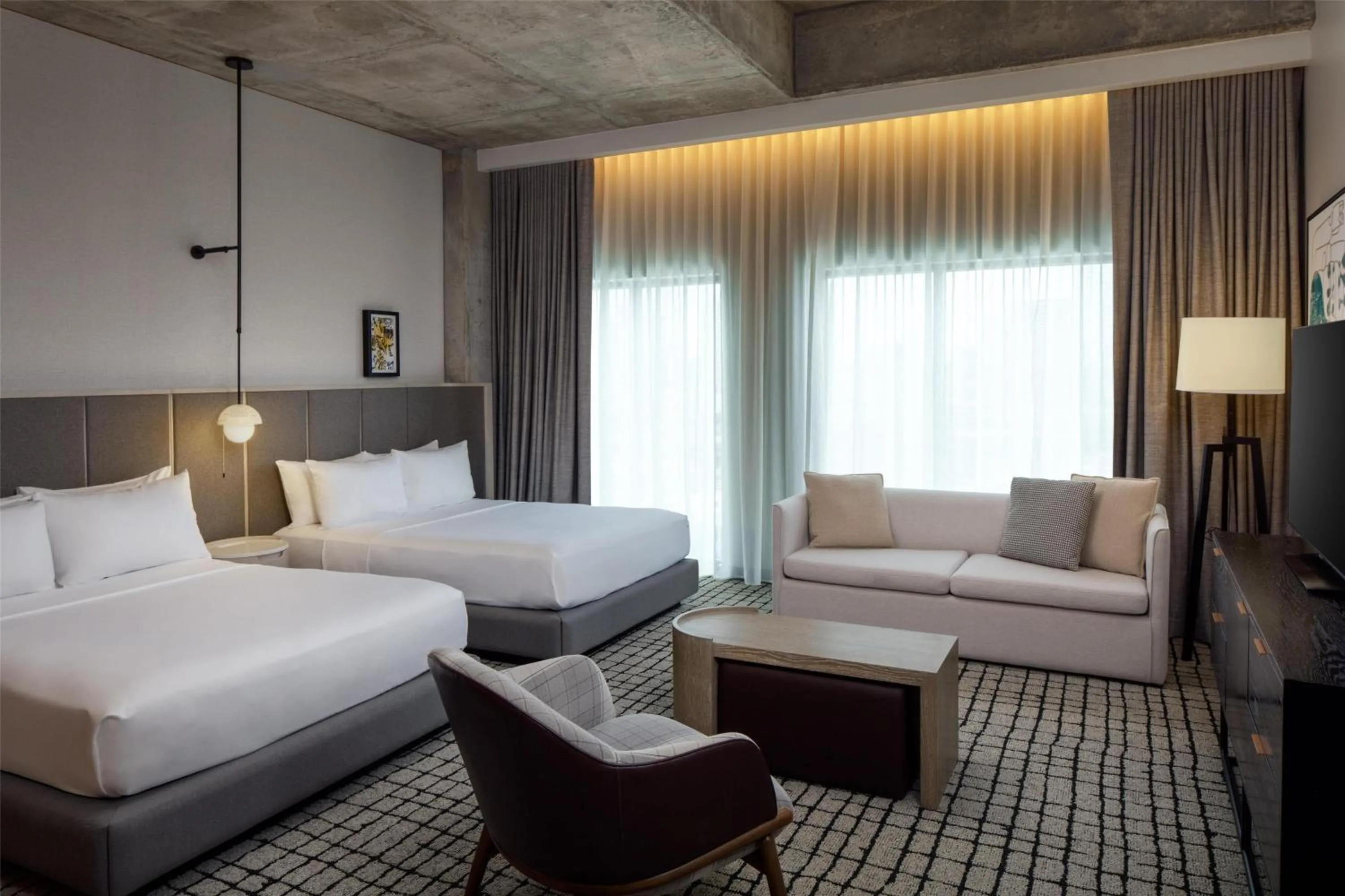 Queen Studio with Roll-In Shower - Mobility Accessible in Homewood Suites By Hilton Nashville Downtown The Gulch