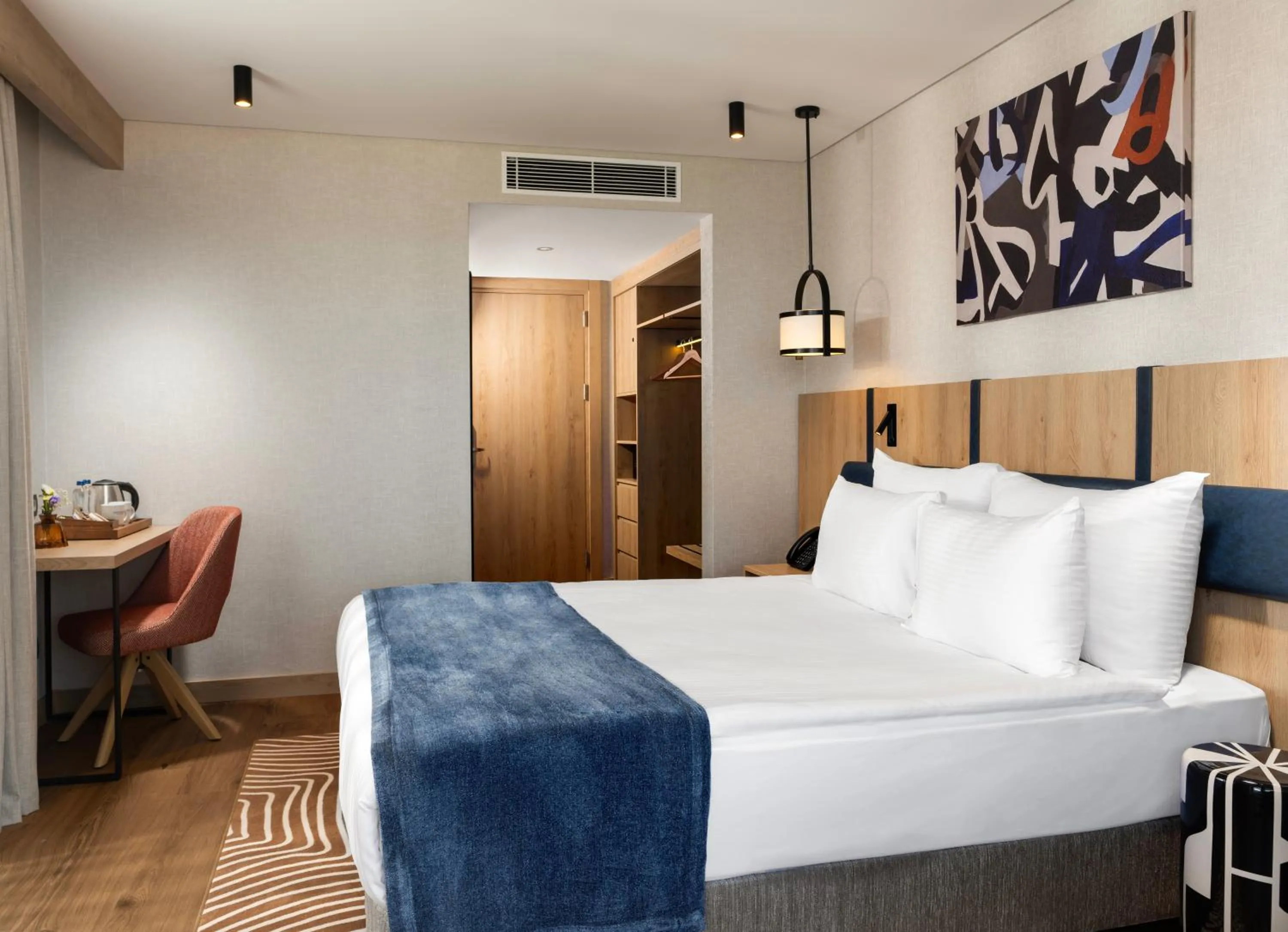 Trendy Room with Queen Size Bed in Elite World Kuşadası