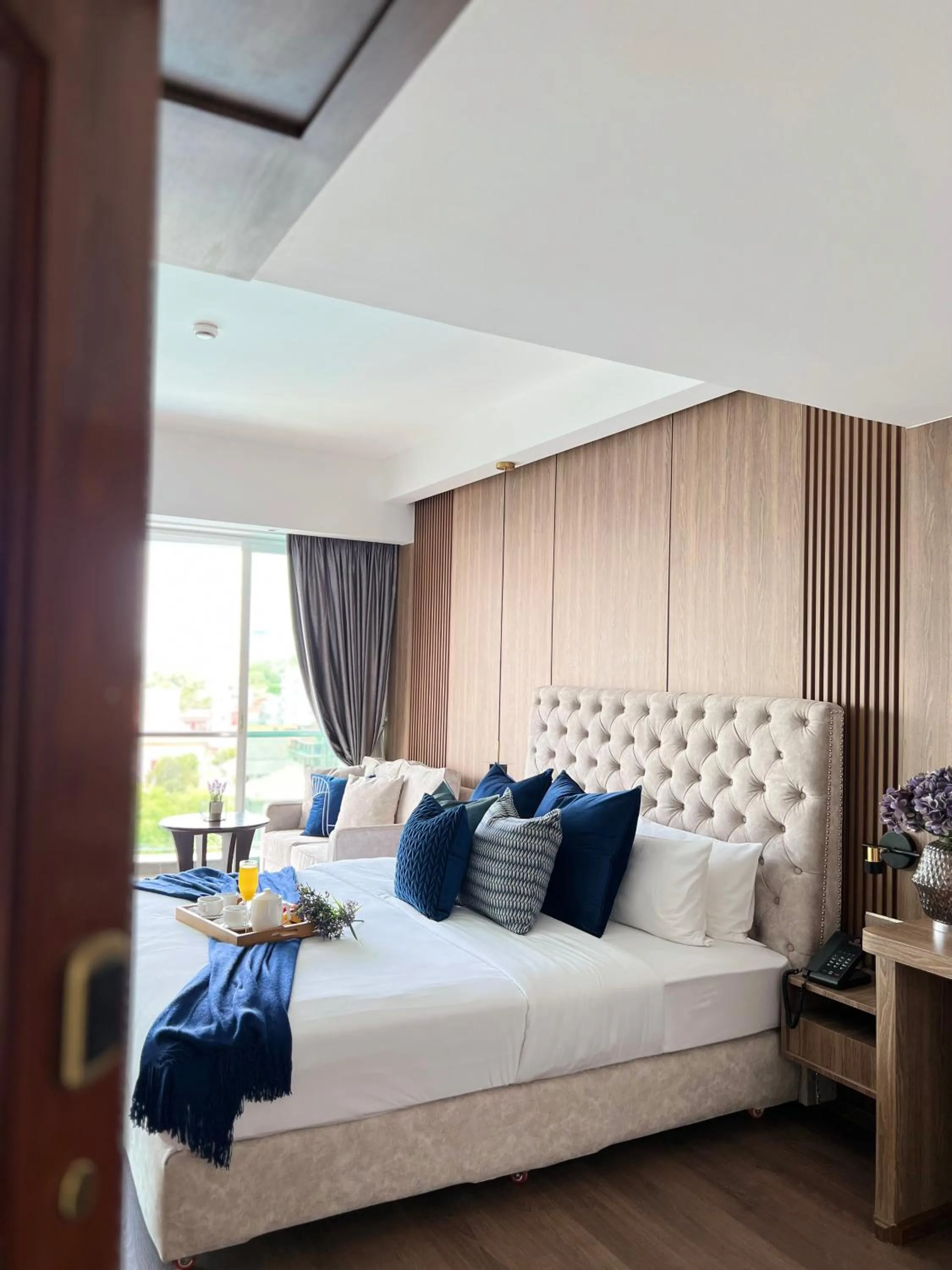 Suite with Balcony in Harmony Phnom Penh Hotel