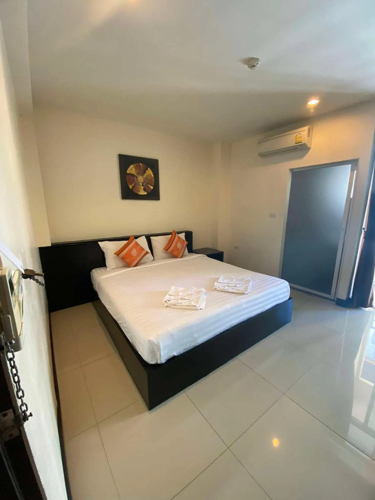 Superior King Room in The Elegant Patong
