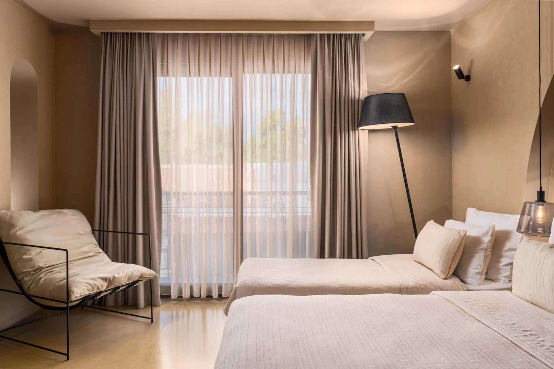 Standard Triple Room in Roome