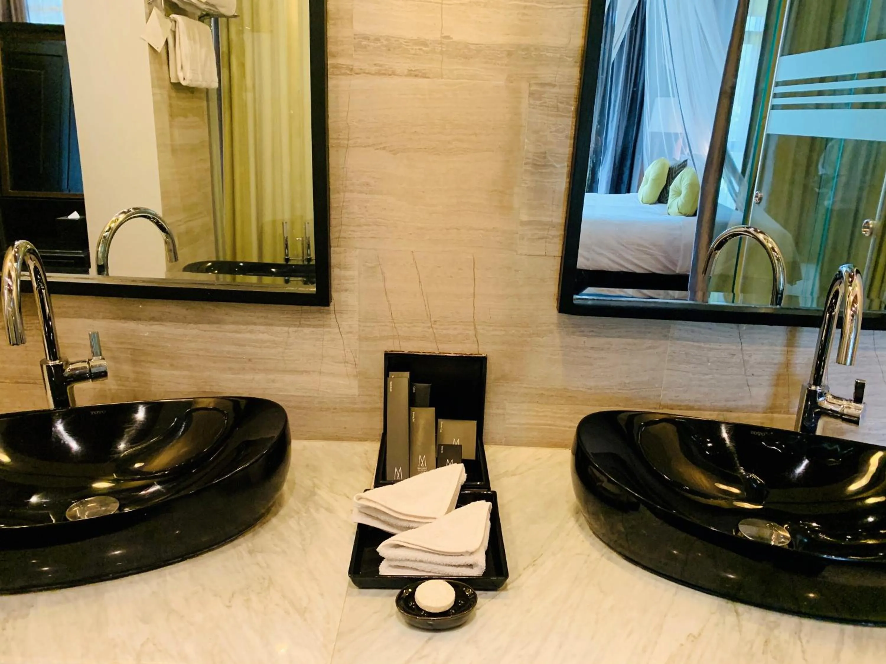 Deluxe Twin Suite with Balcony  in The Lake Garden Hotel Nay Pyi Taw - MGallery Collection