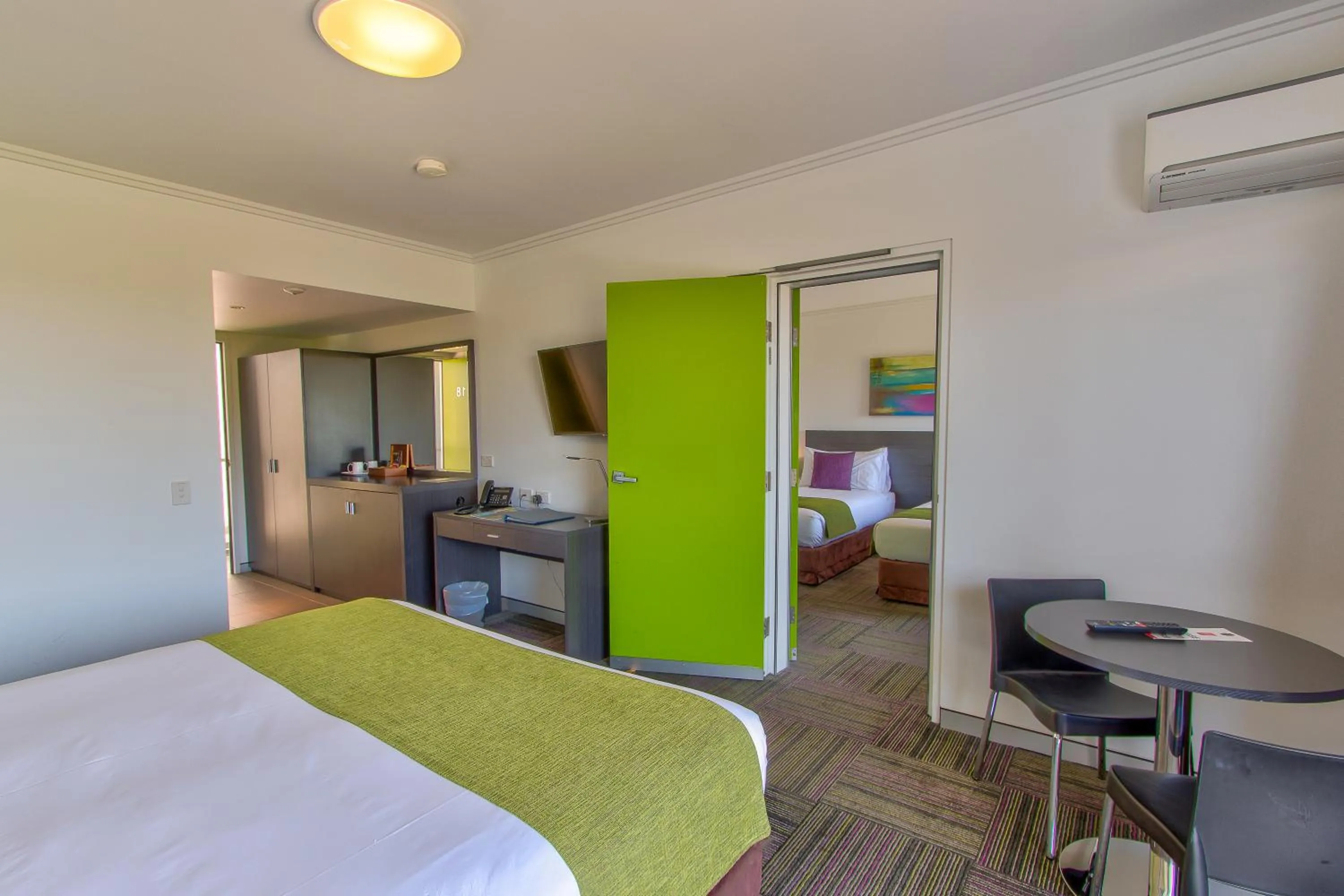 Interconnecting Family Suite in Mackay Oceanside Central Hotel Official