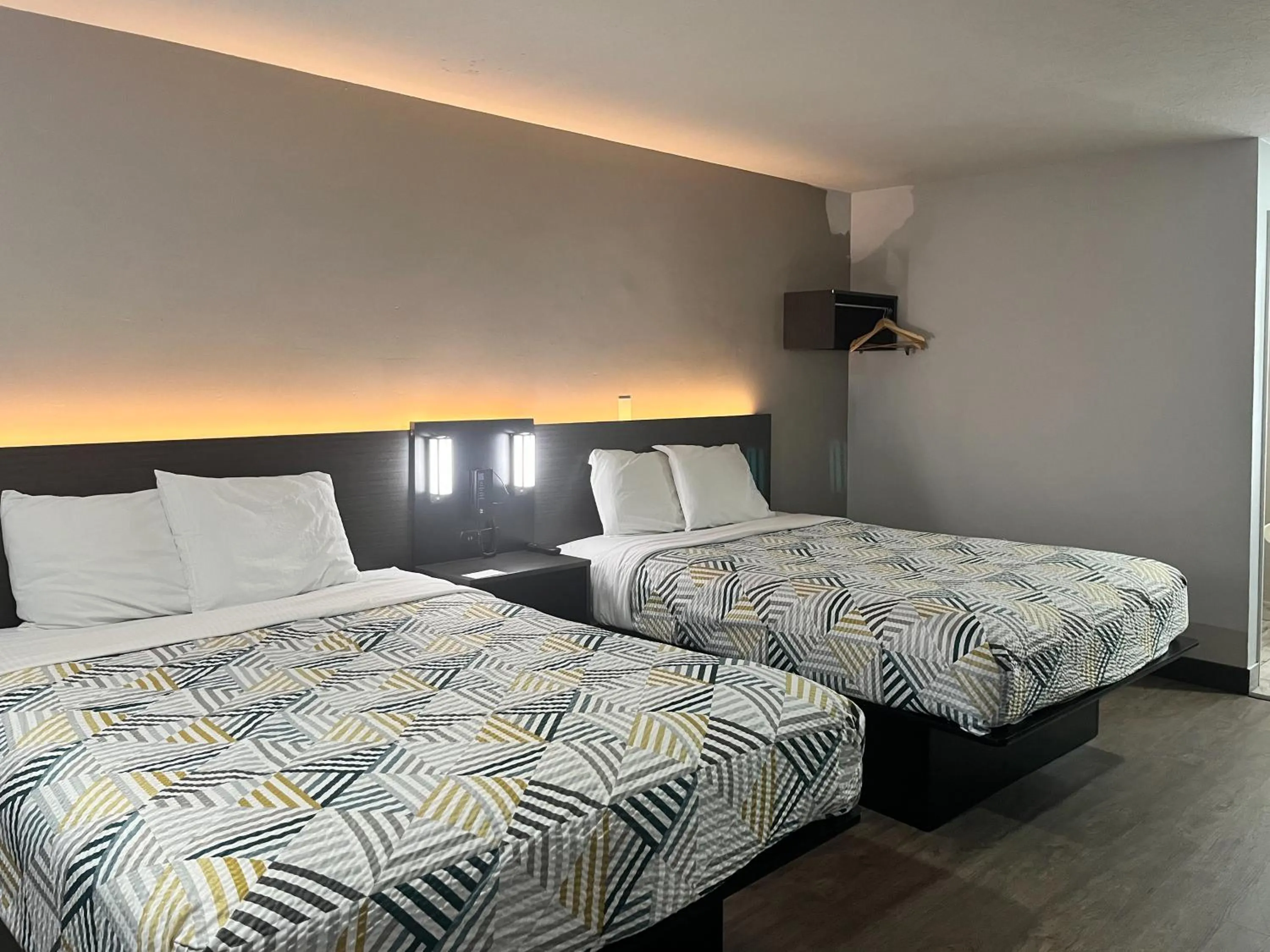 Deluxe Queen Room with Two Queen Beds - Non-Smoking in Studio 6 Ogden, UT 21st Street