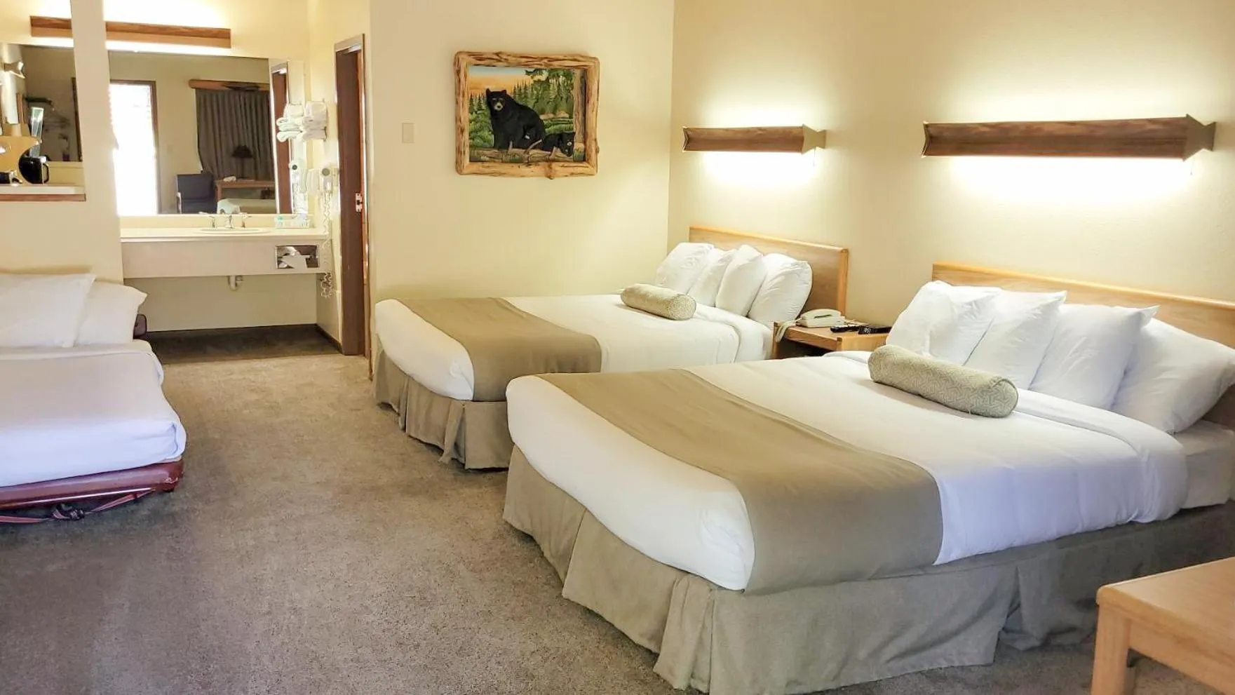 Family Room in Beartooth Hideaway Inn & Cabins