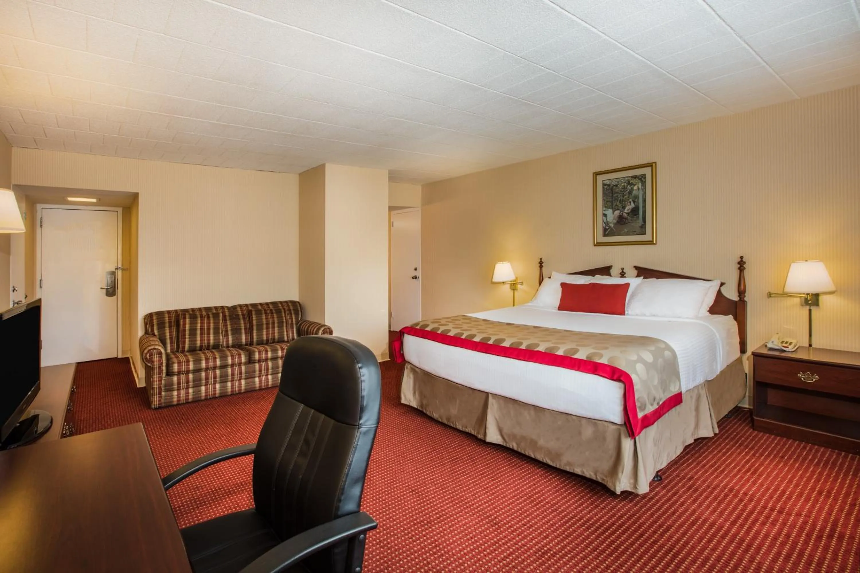 King Room - Non-Smoking in Ramada by Wyndham Ligonier