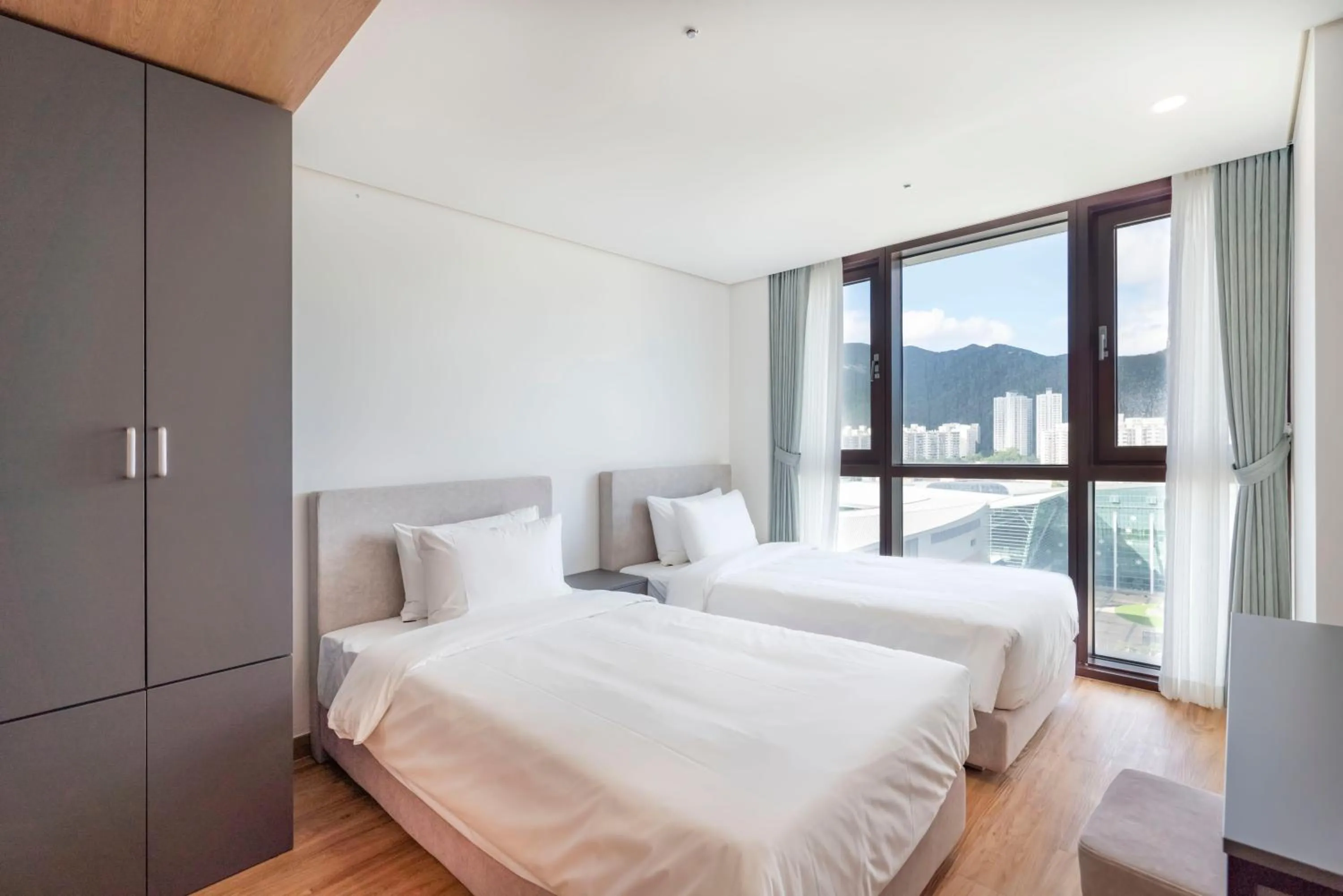 Deluxe Twin Room in Centum Convention Hotel In Centum