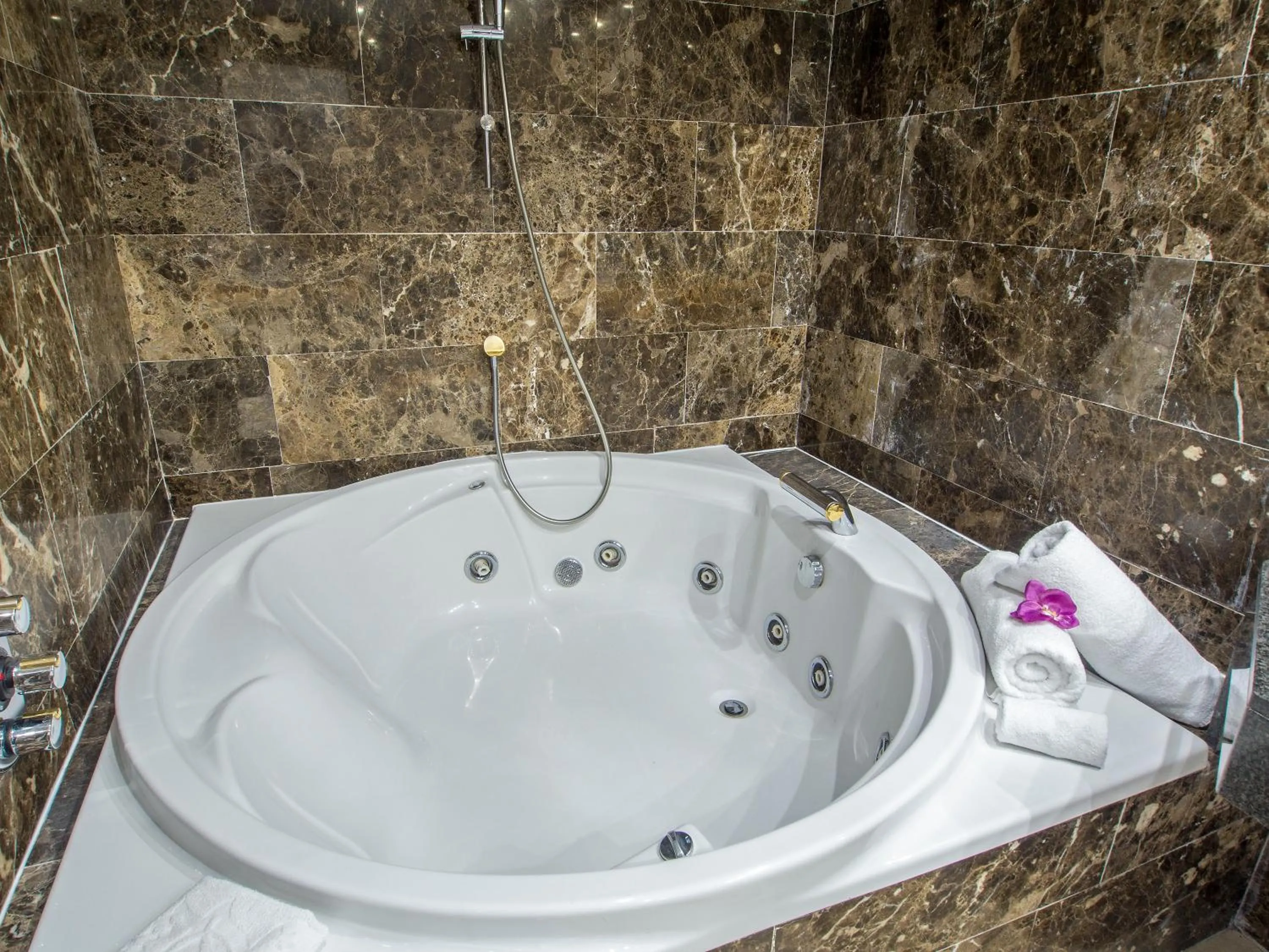 Suite with Mountain View in Hotel Princesa Parc Excellence