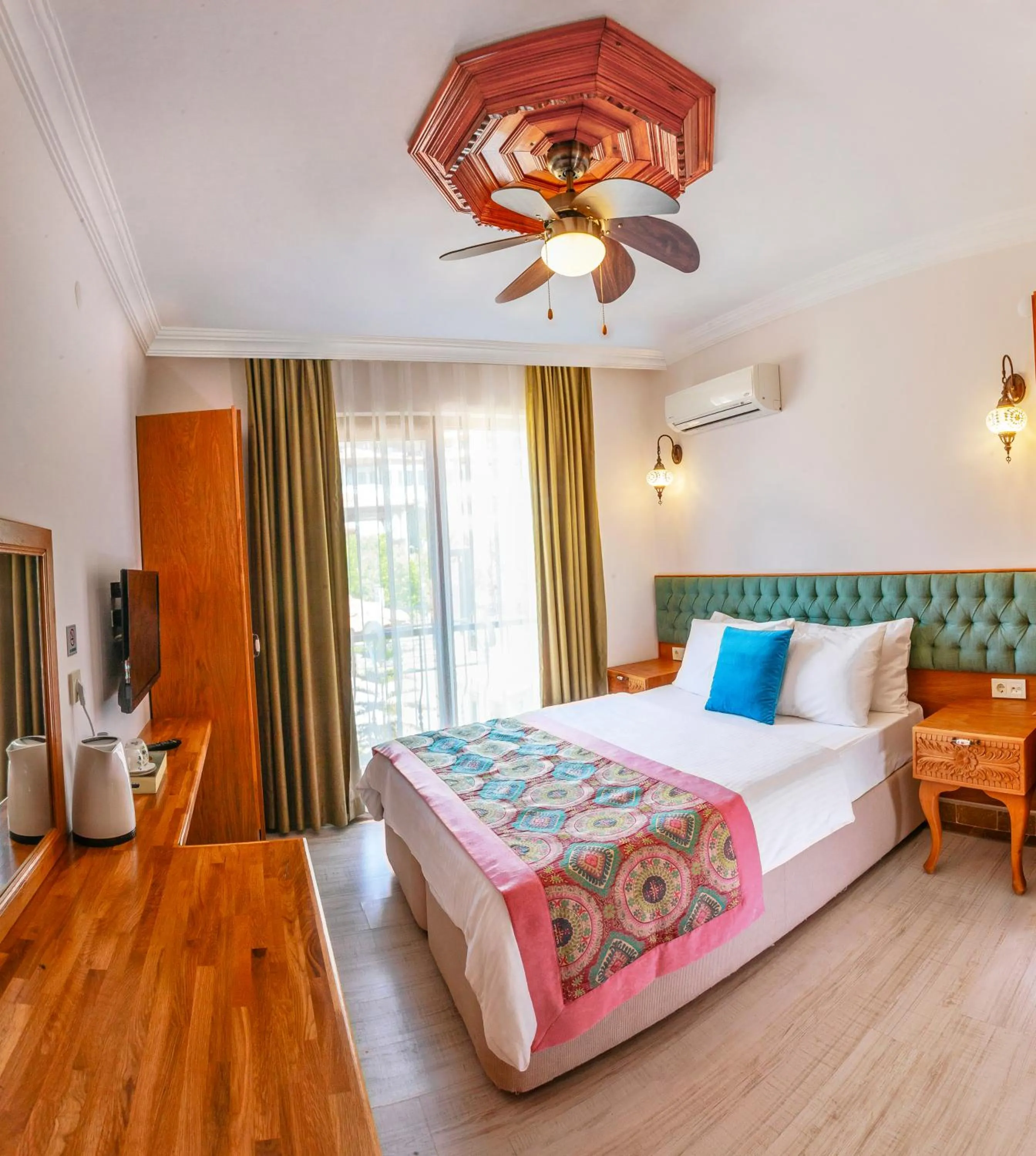 Deluxe Double or Twin Room with Mountain View in Gumus Konak