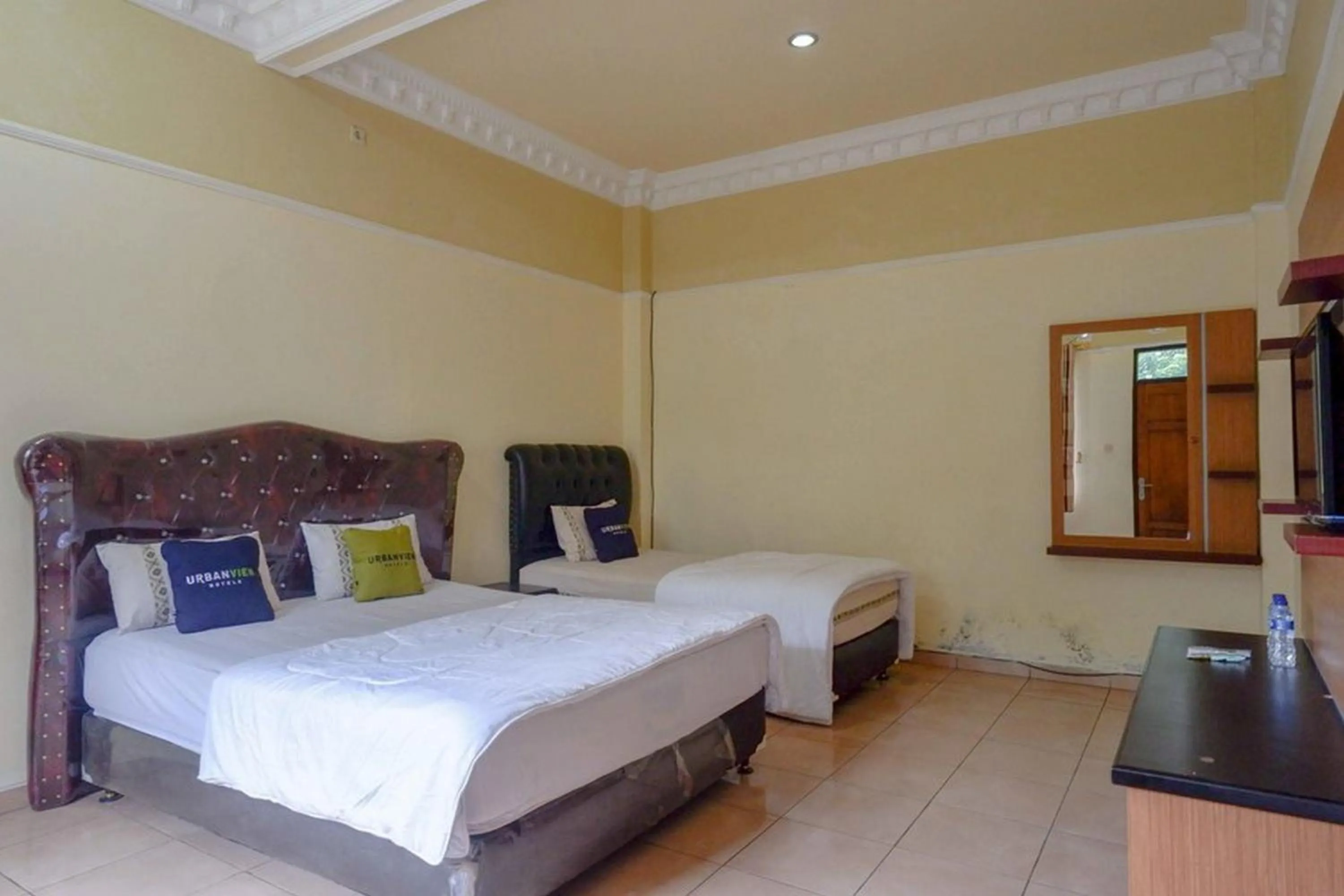 Family Room in Urbanview Hotel Bergas Indah Bandungan by RedDoorz