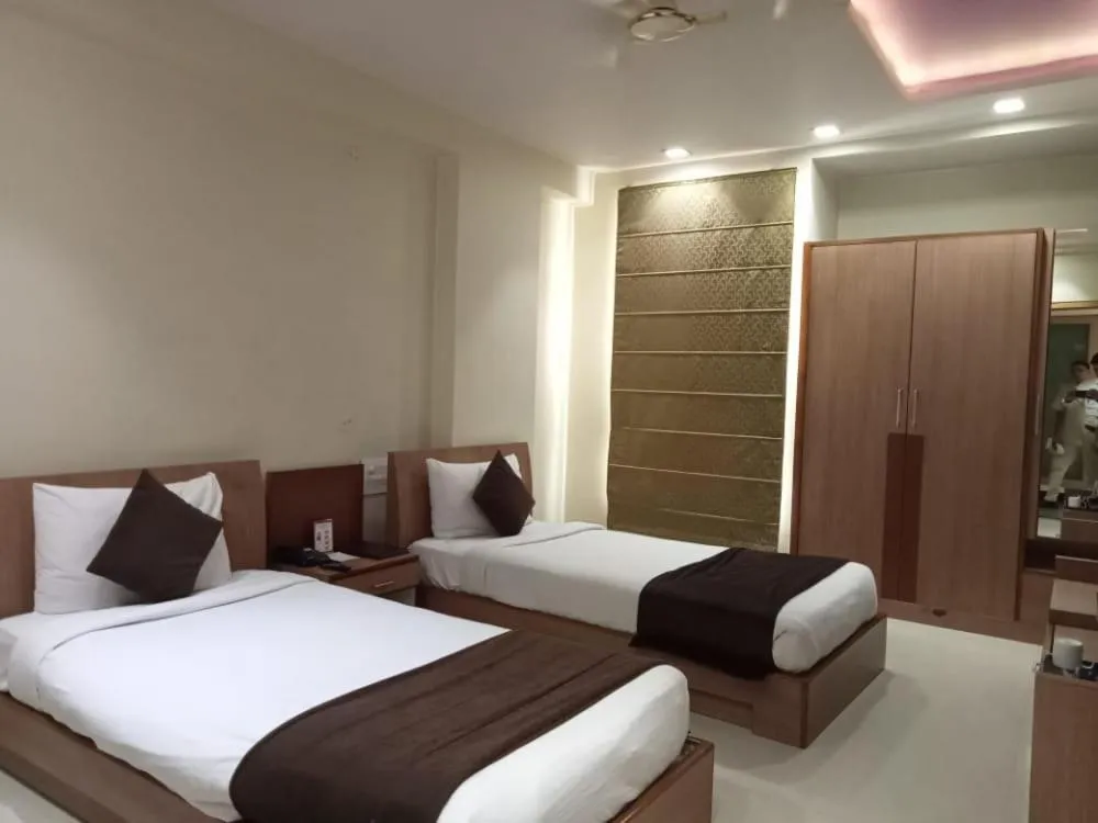 Deluxe Room in Hotel Yash Regency