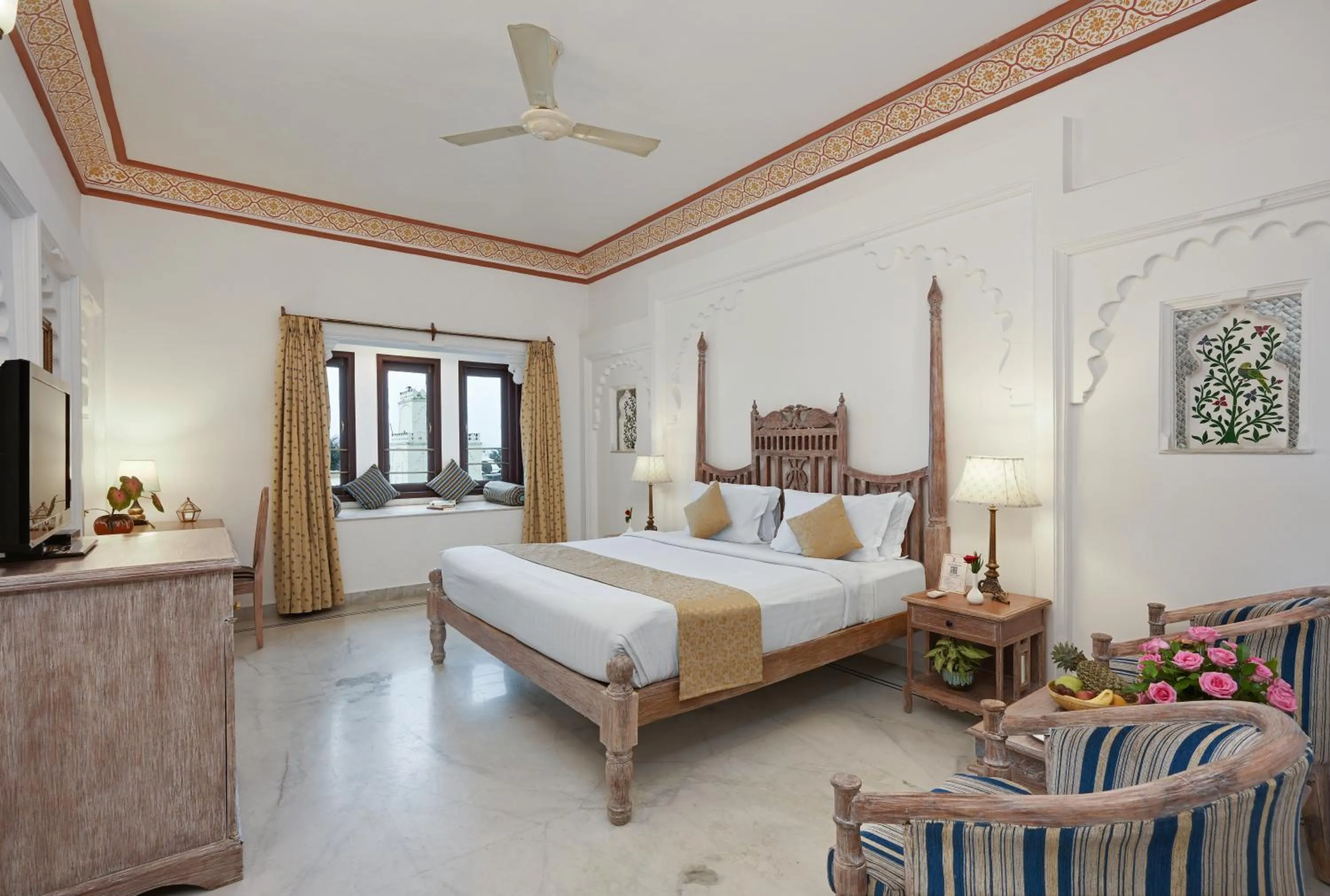 Superior King Room in Swaroop Vilas - Lake Facing Boutique Hotel