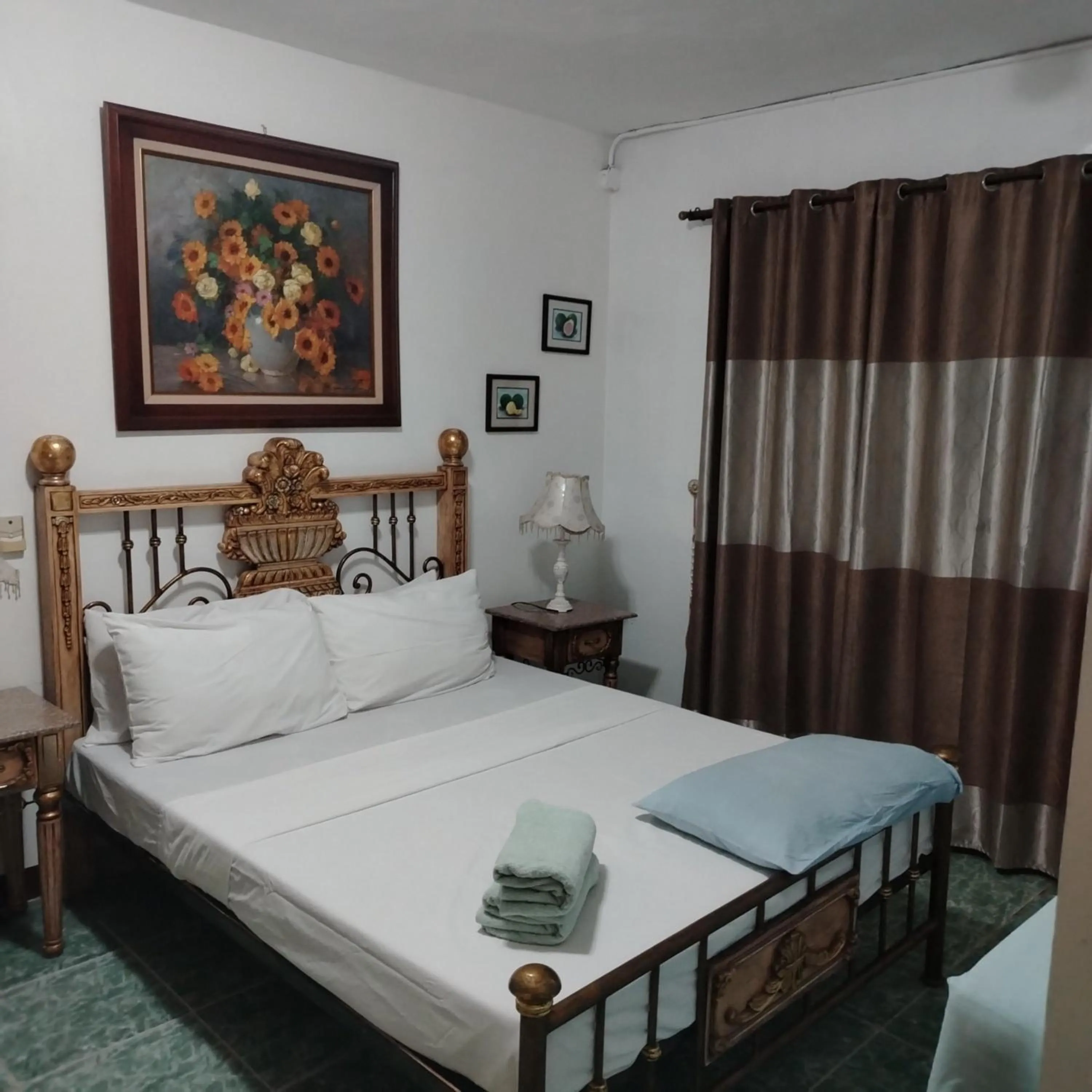 Deluxe Junior Suite in White & Yellow Castle Hotel and Resort