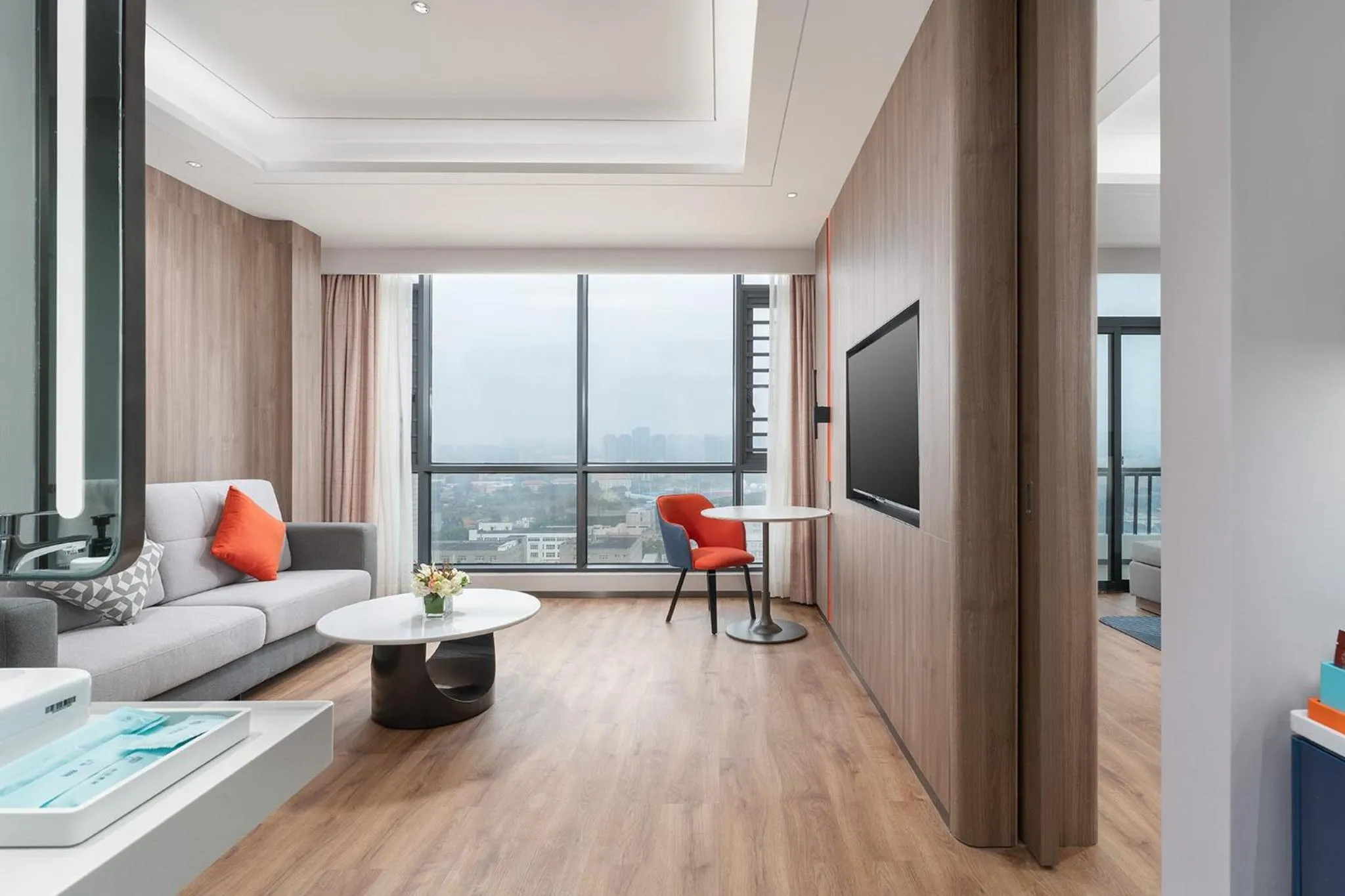 1 King bed 1 Bedroom Suite Balcony in Holiday Inn Express Xiamen Jimei New Town by IHG