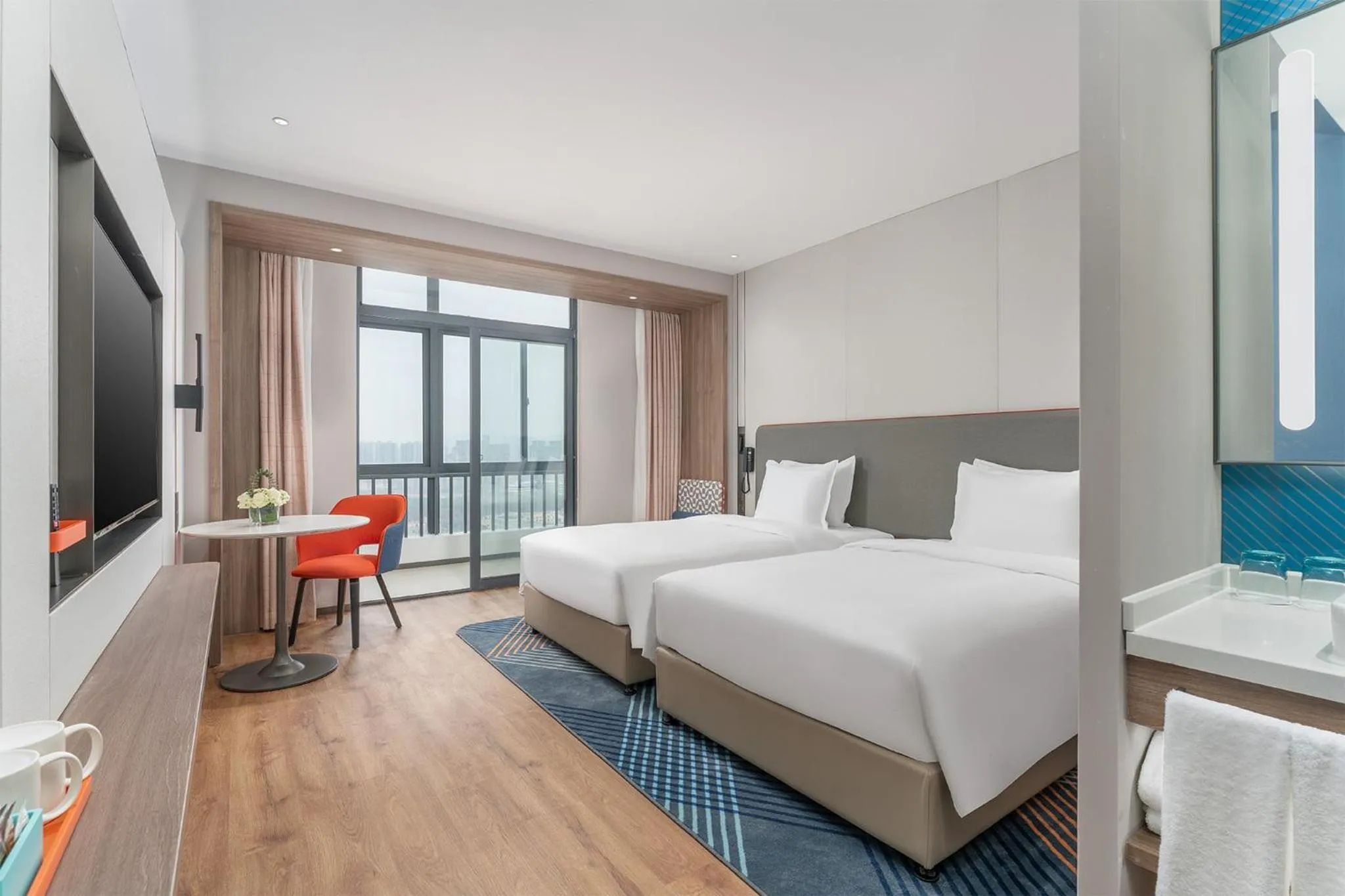 Standard Double Room with Balcony in Holiday Inn Express Xiamen Jimei New Town by IHG