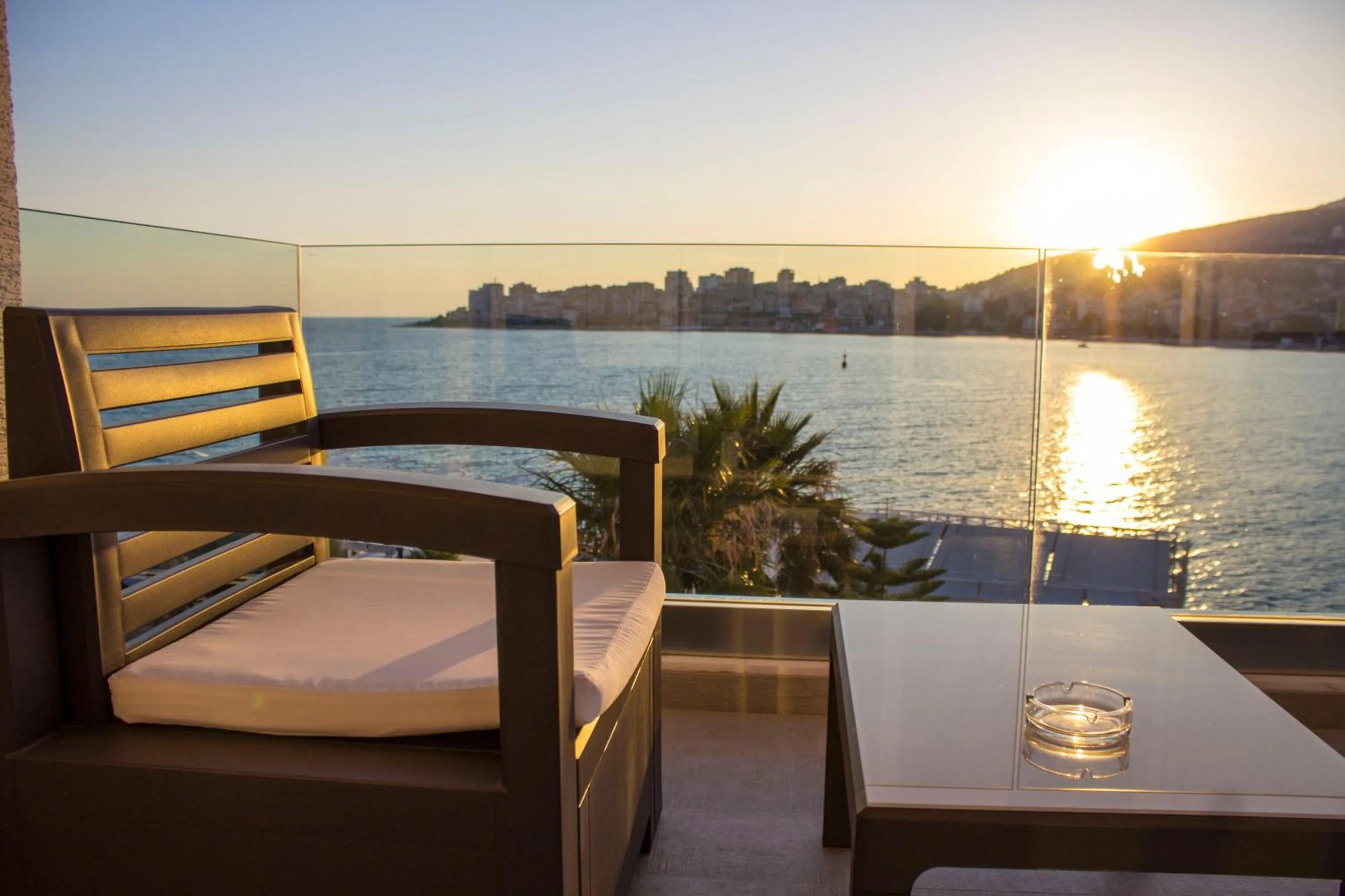 Superior Suite with Sea View in Demi Hotel