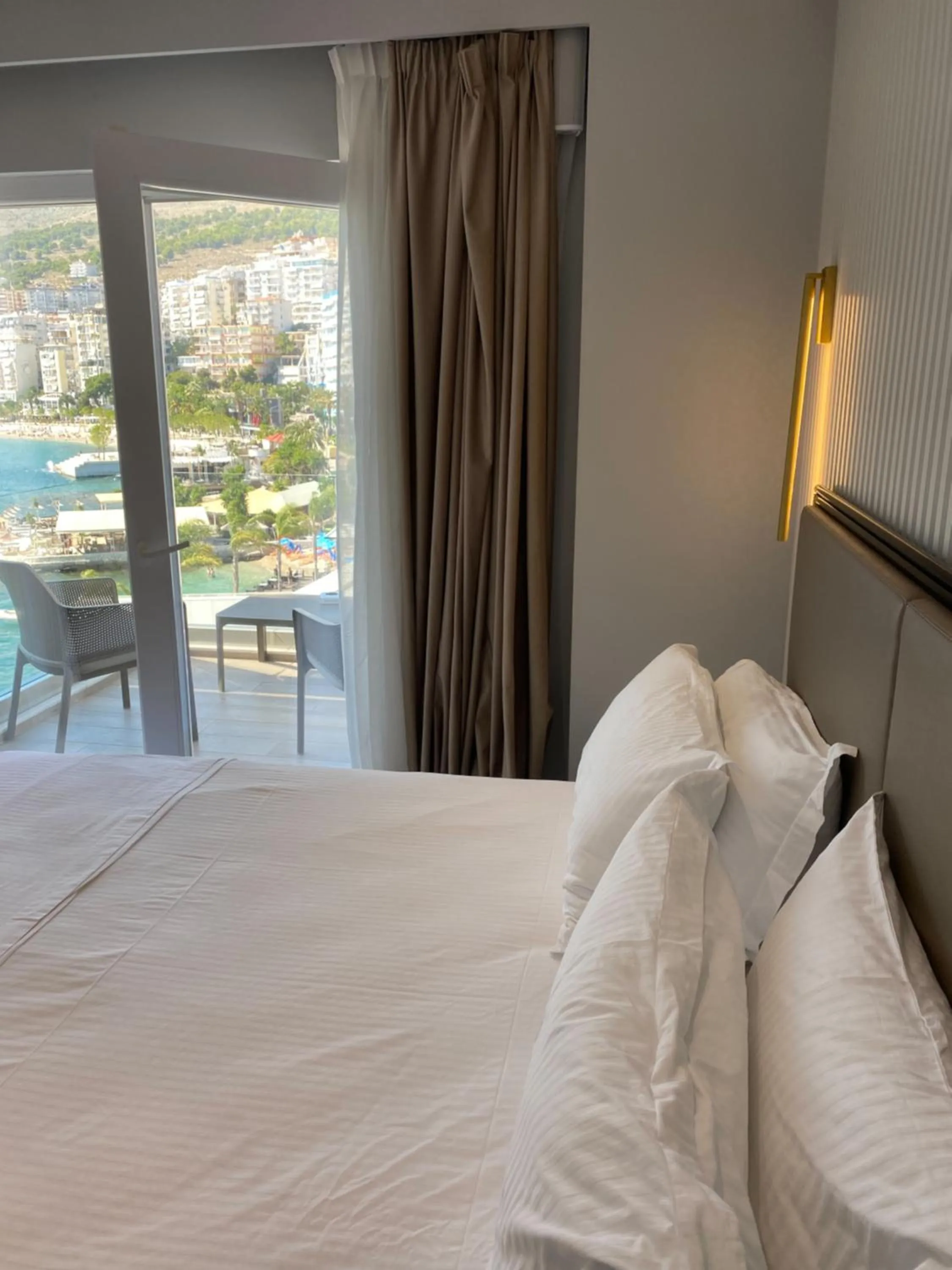 Deluxe Double Room with Balcony and Sea View in Demi Hotel