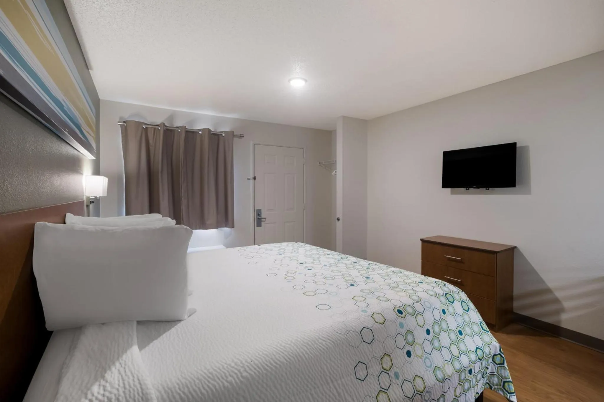 Studio Suite King Room Non-Smoking  in HomeTowne Studios by Red Roof Covington, GA