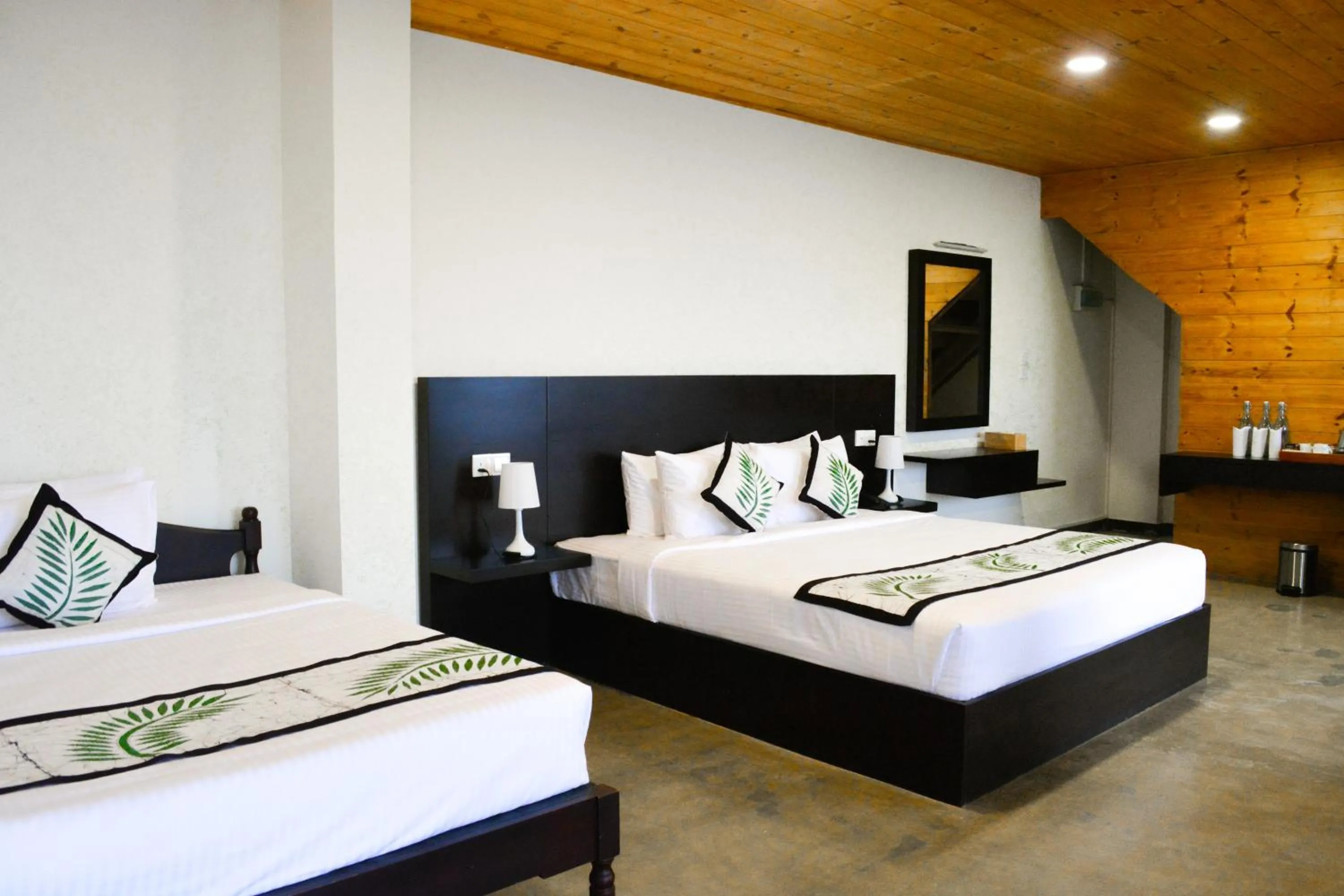 Deluxe Quadruple Room in Hill Paradise Hanthana