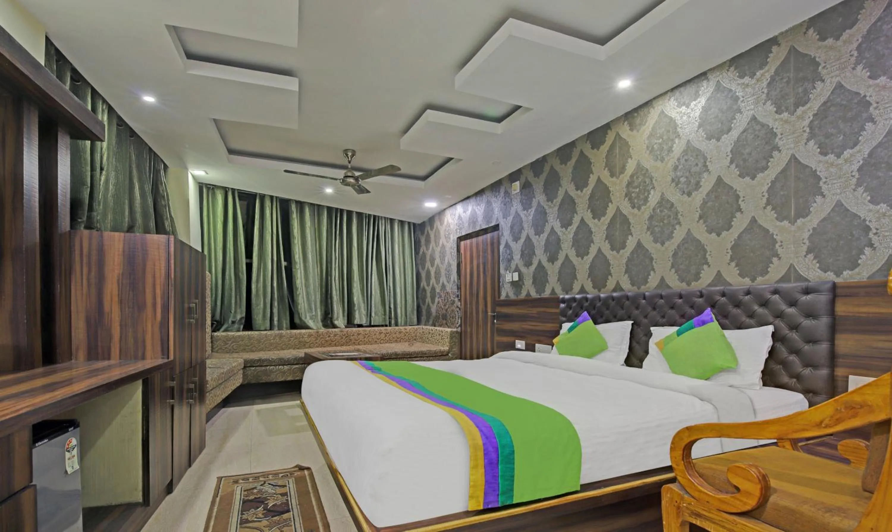 Deluxe Double Room - single occupancy in Treebo Archie Regency