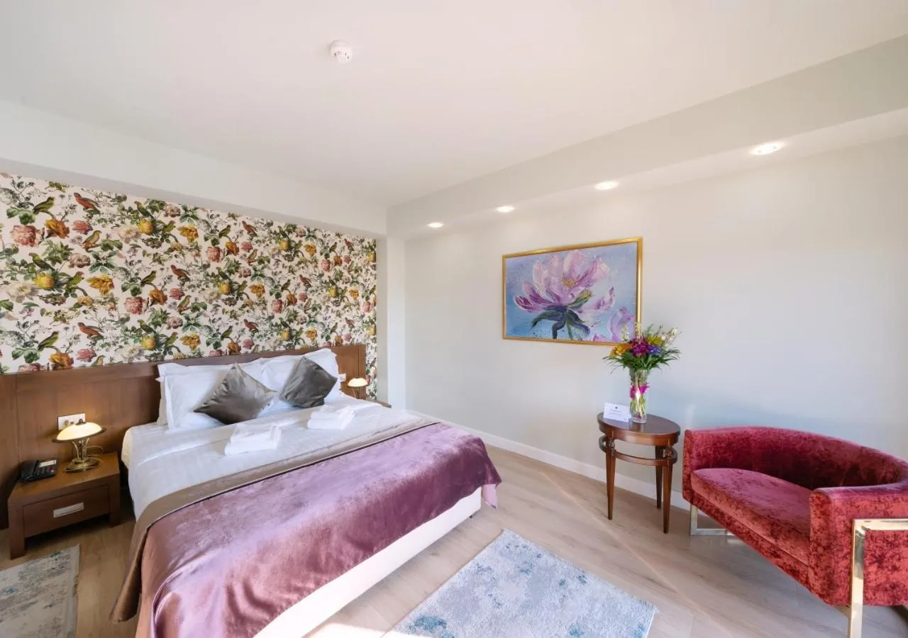 Standard Double Room in Phoenicia Comfort Hotel