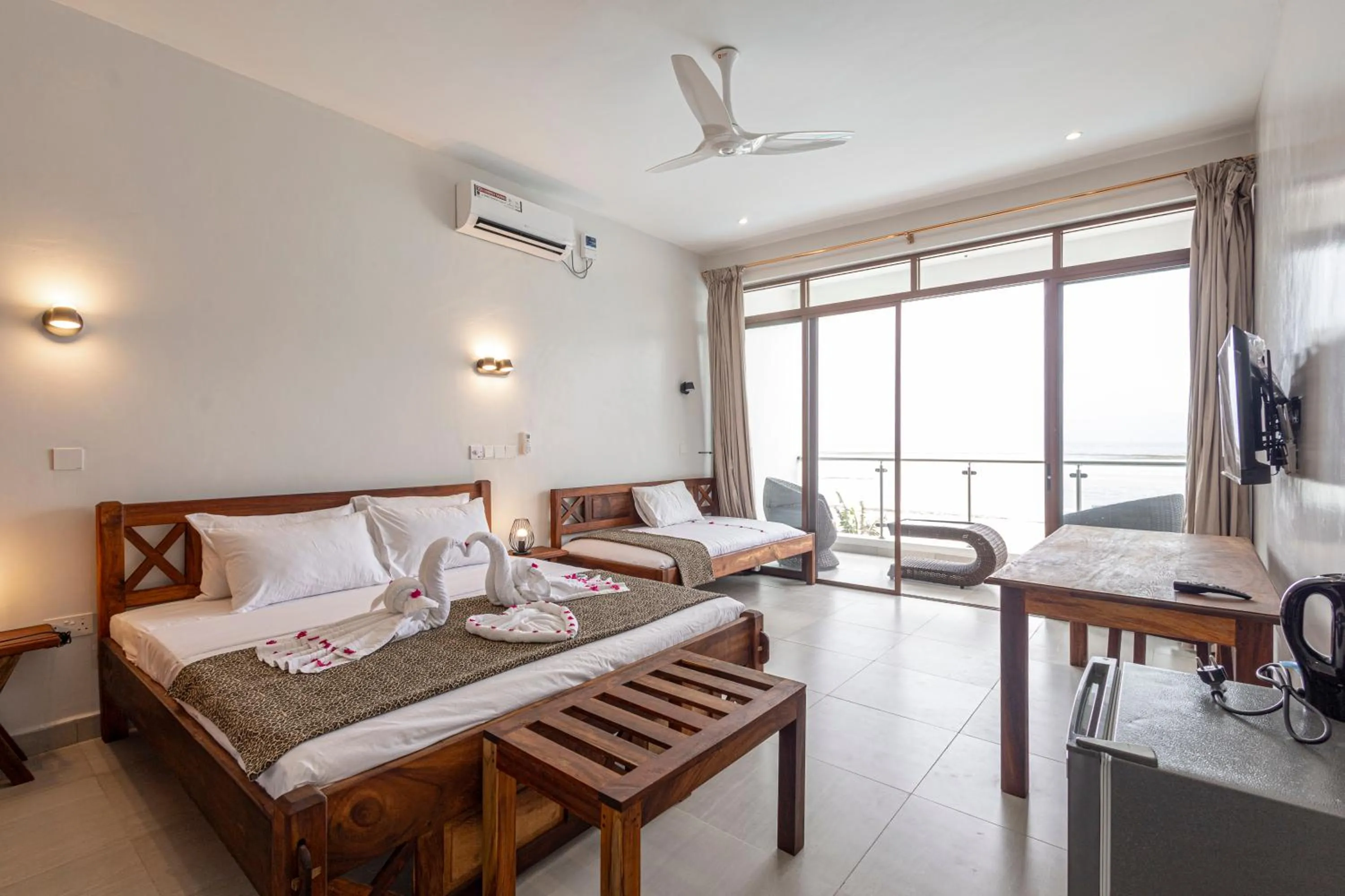 Deluxe Suite with Sea View in YU Resort