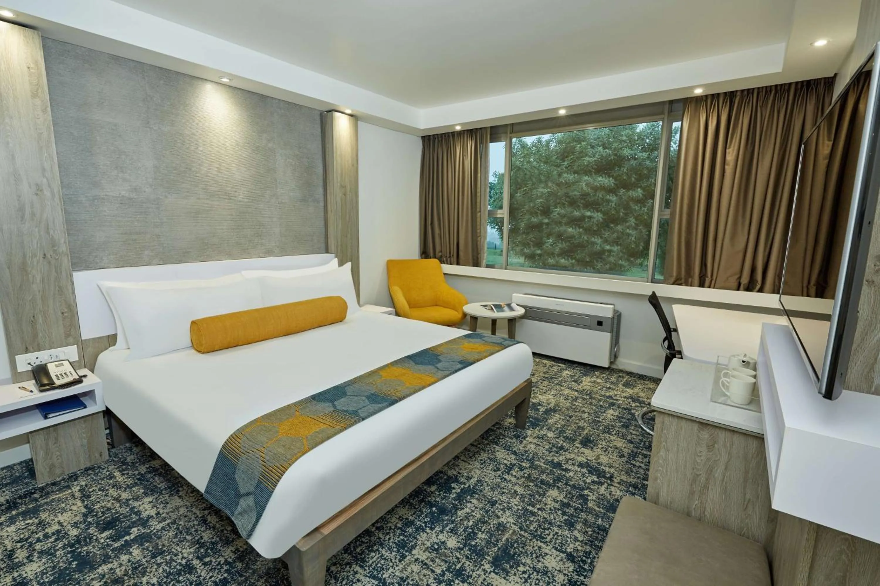 Standard King Room - Non-Smoking  in Garden Court Mthatha