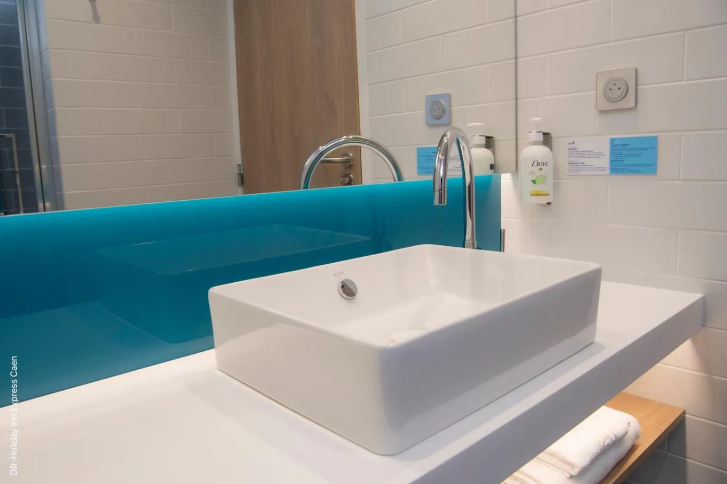 Standard Queen Room with Single Sofa Bed - Free Breakfast in Holiday Inn Express Caen Epron by IHG