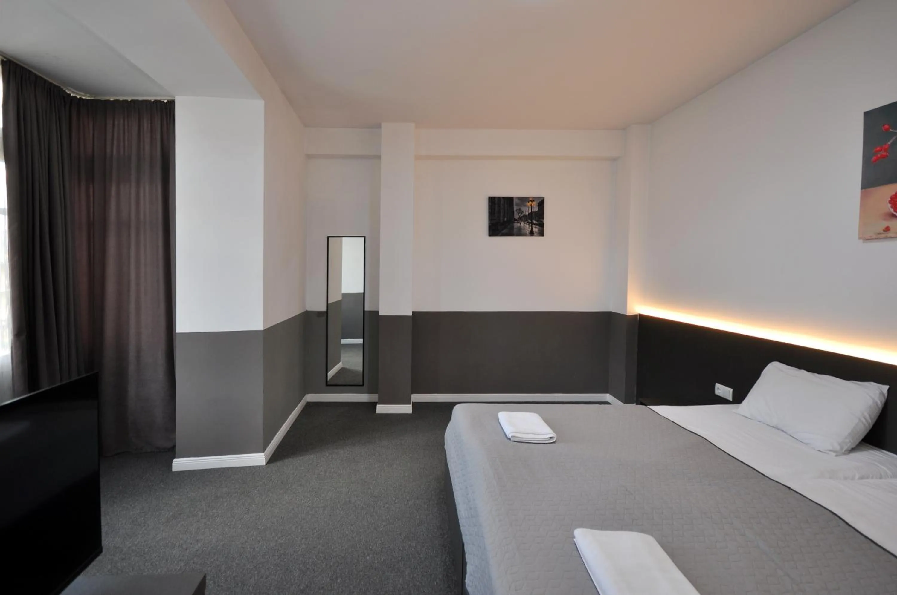 Large Twin Room in Meidan Inn