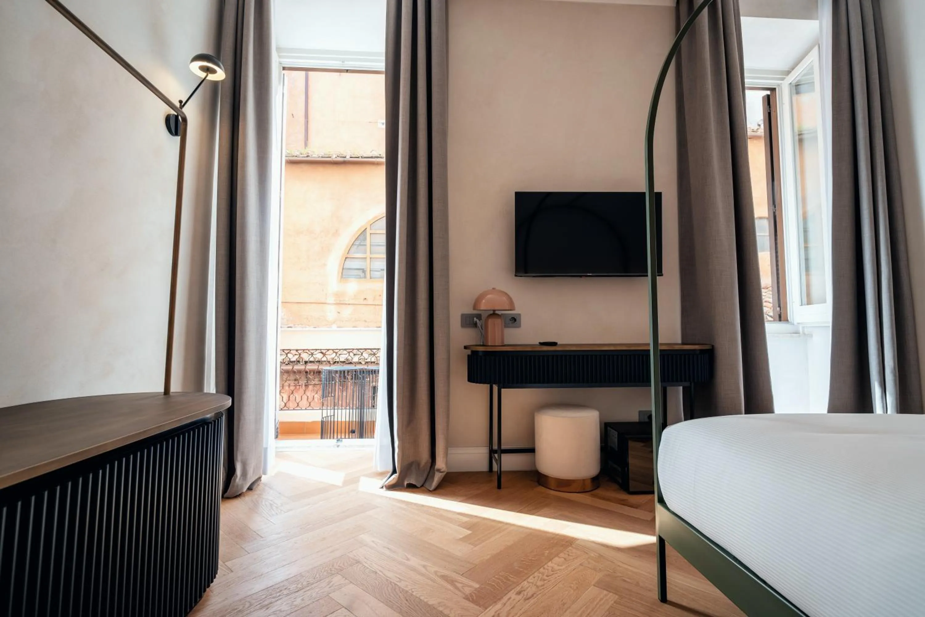 Deluxe Double Room with Balcony in The Flow - Via Del Corso