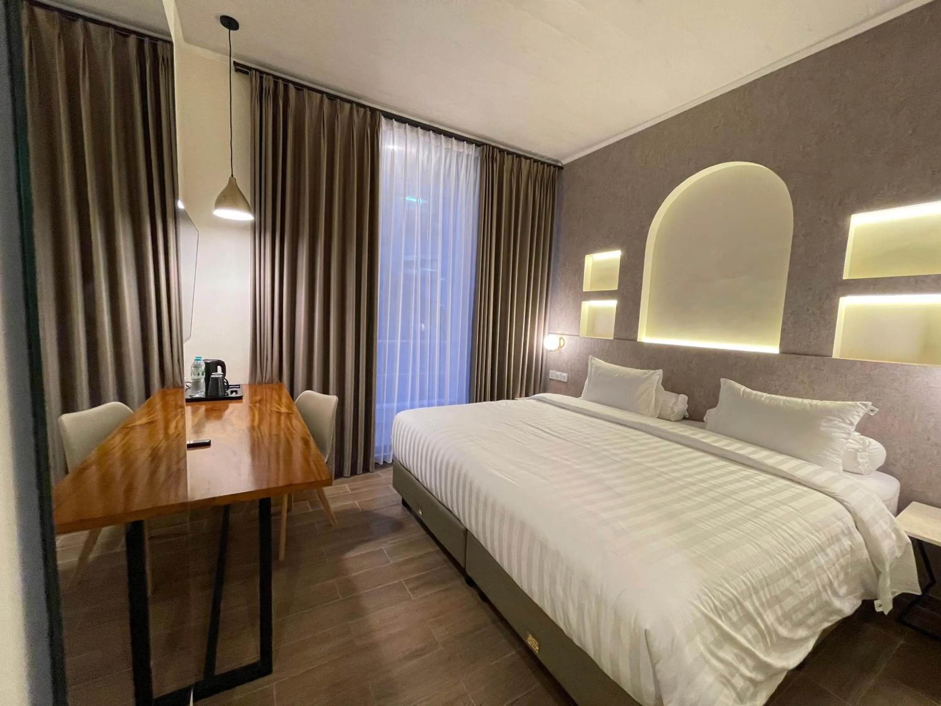 Superior King Room in Azana Essence Sanggabuana Bogor