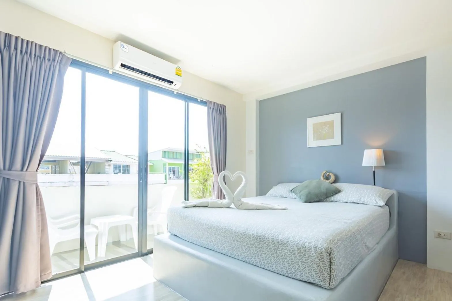 Superior Double Room with Balcony in THE BEACH CHA AM Guest House