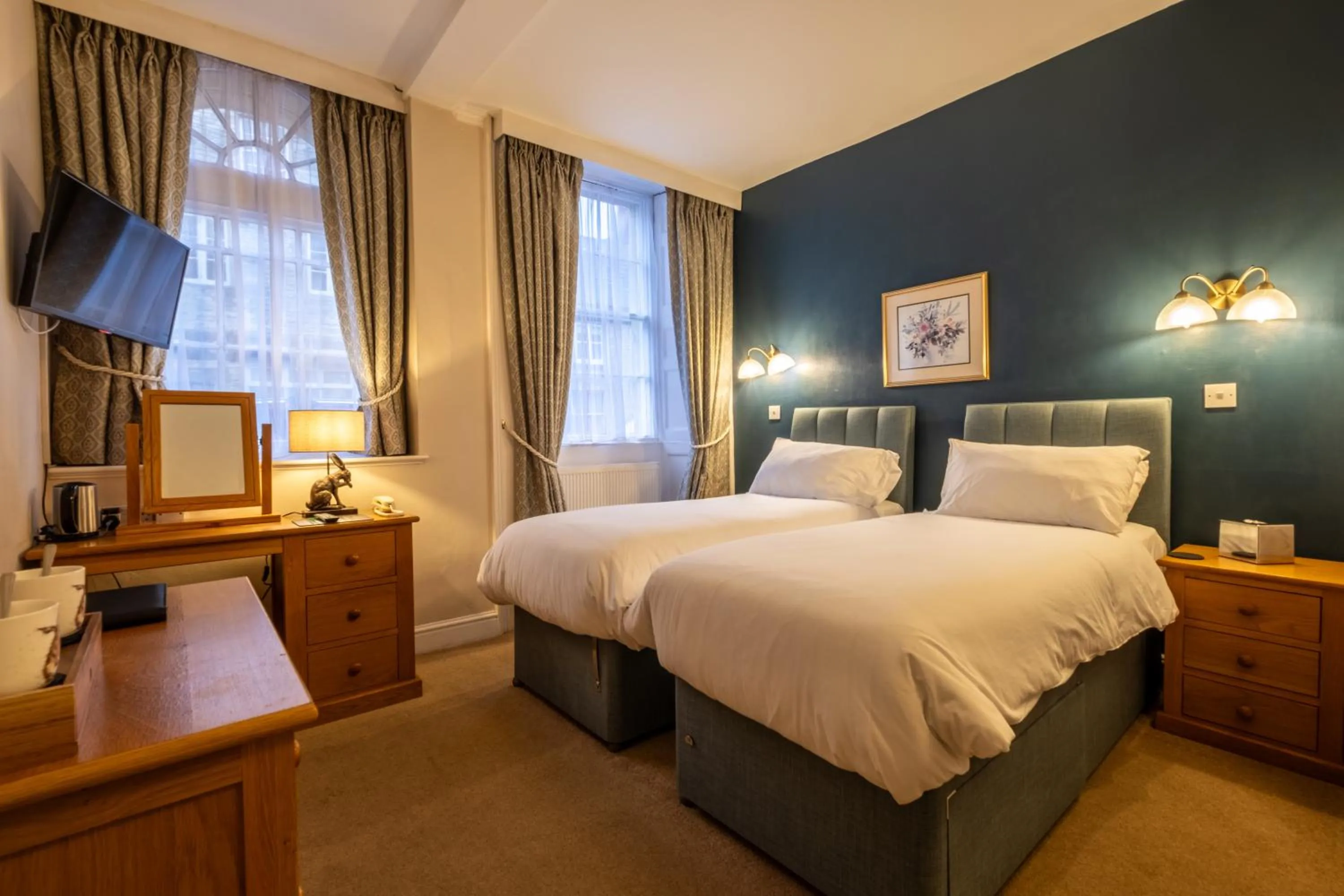 Twin Room - single occupancy in Corinium Hotel & Restaurant