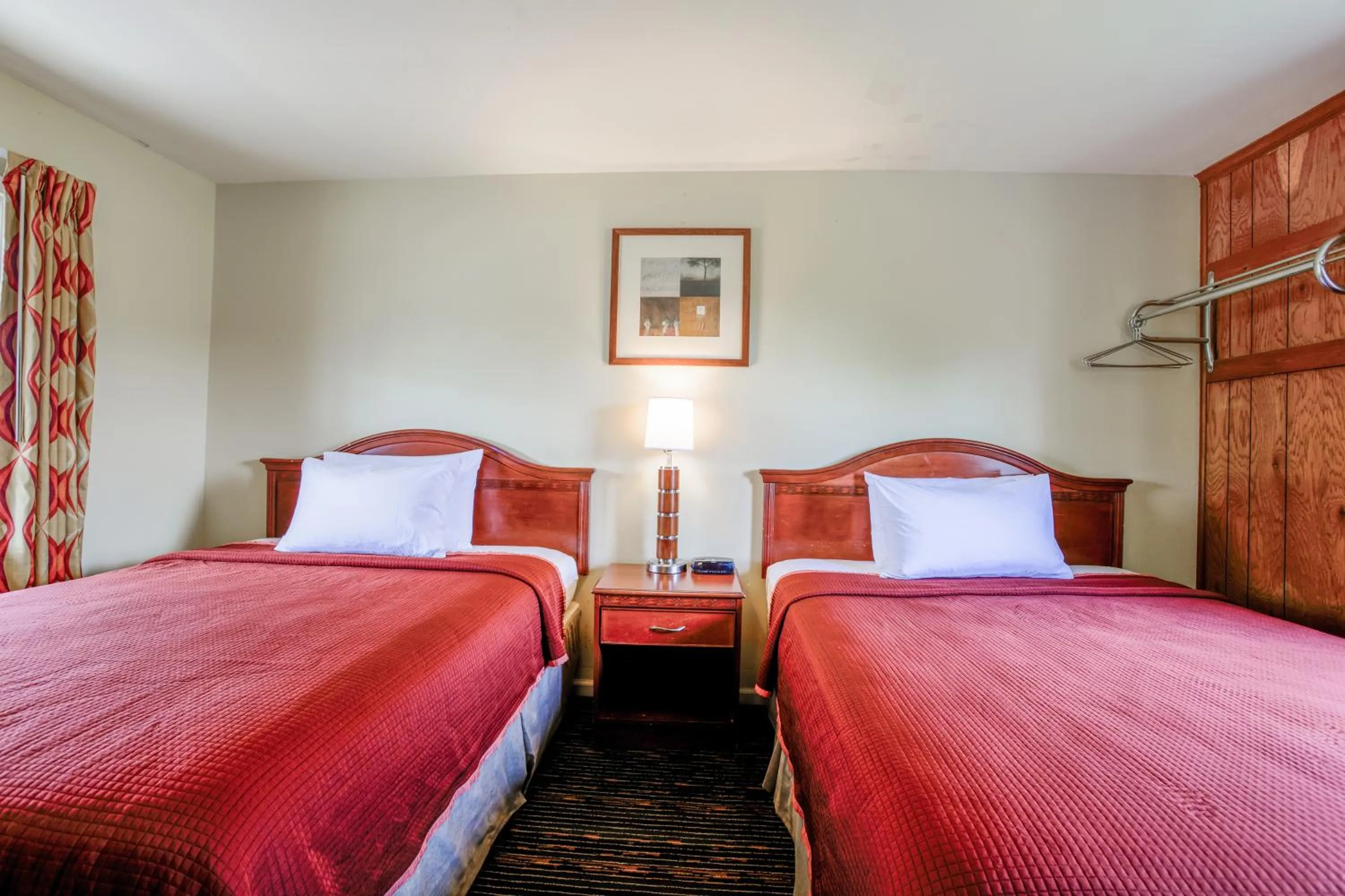 2 Queen Bed Smoking in Relax Inn By OYO Natural Bridge I-81