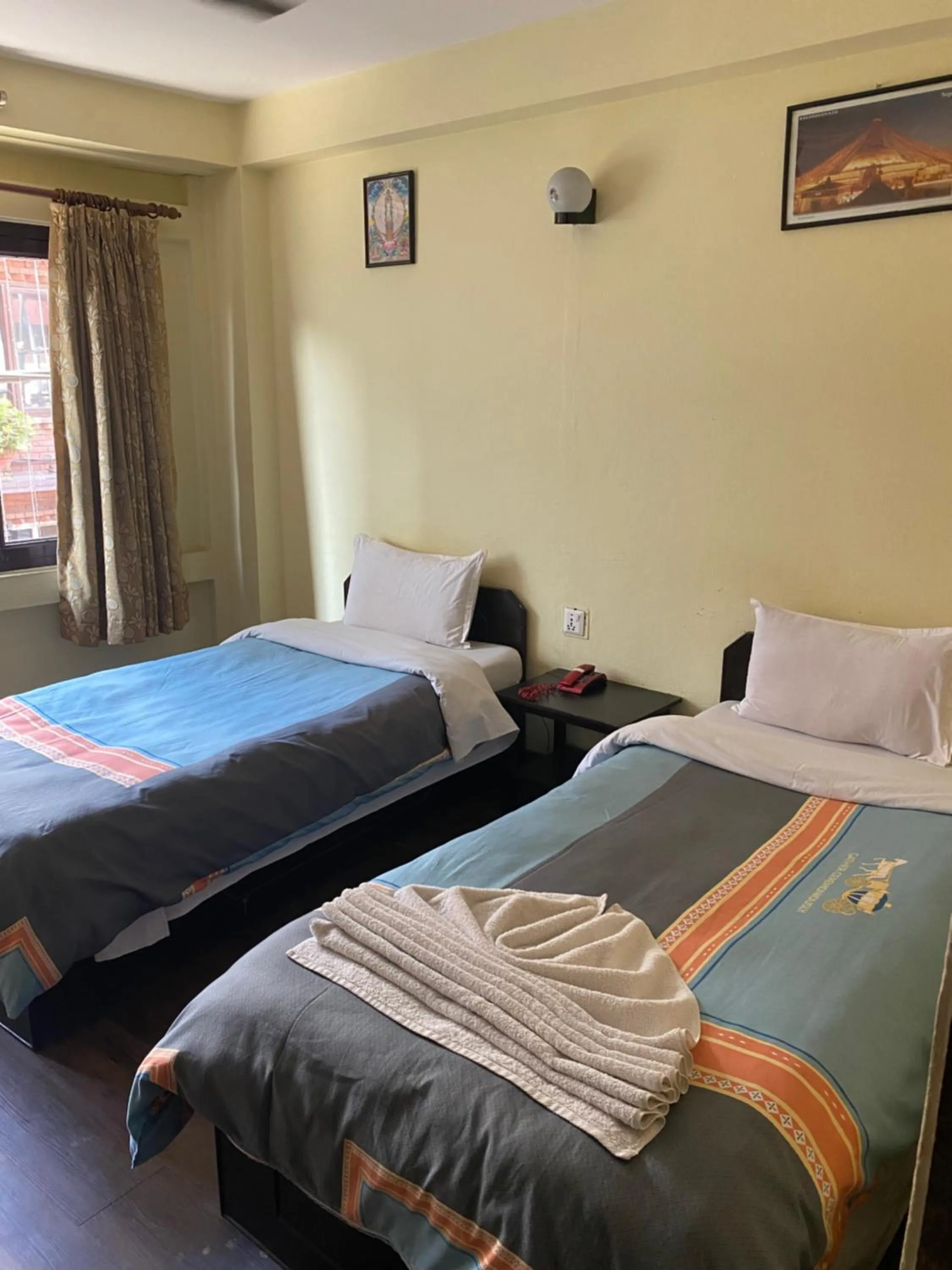 Economy Twin Room with Shared Bathroom in Bag Packer's Lodge