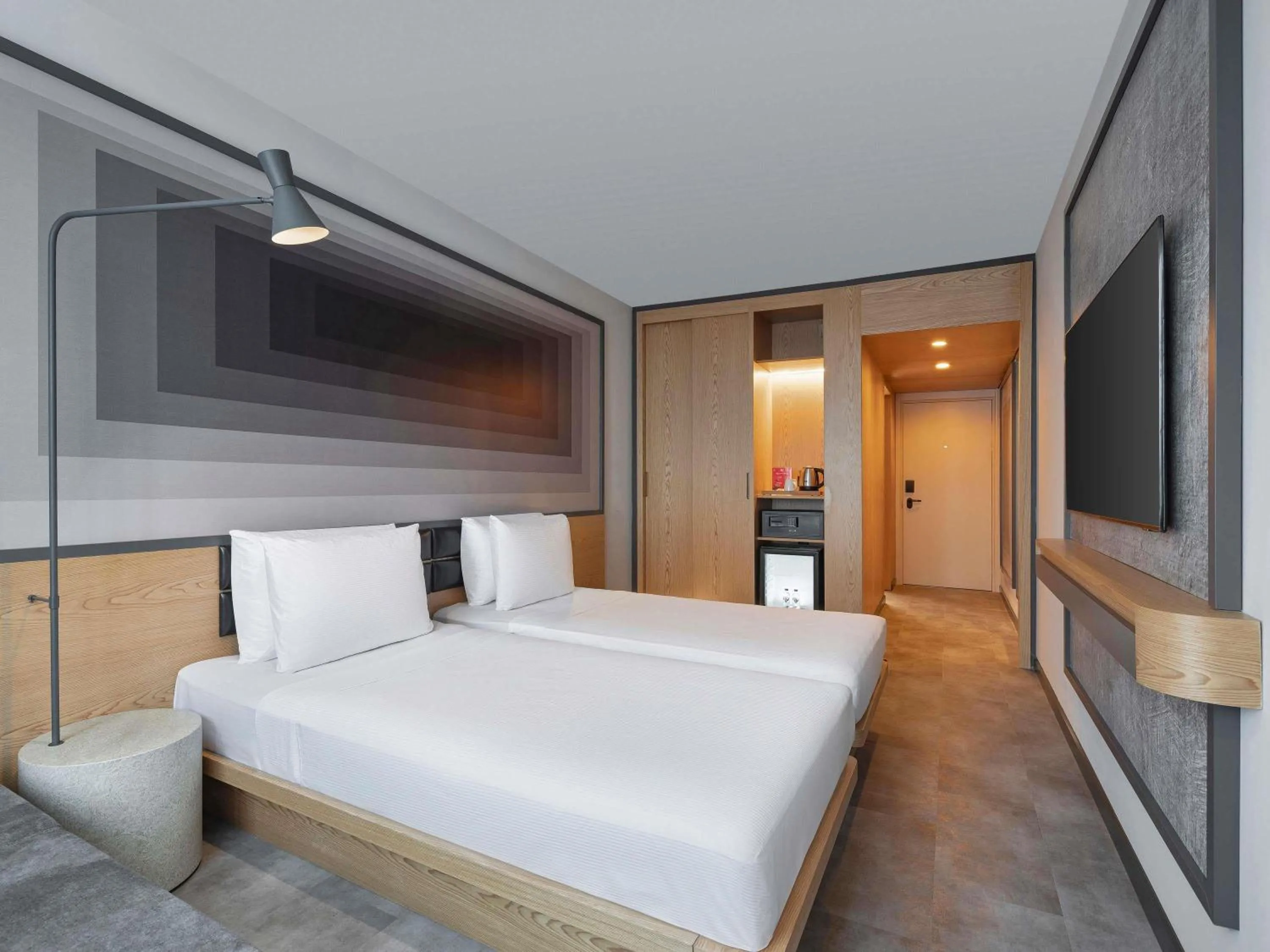 Superior Twin Room with Courtyard View in ibis Istanbul Sisli