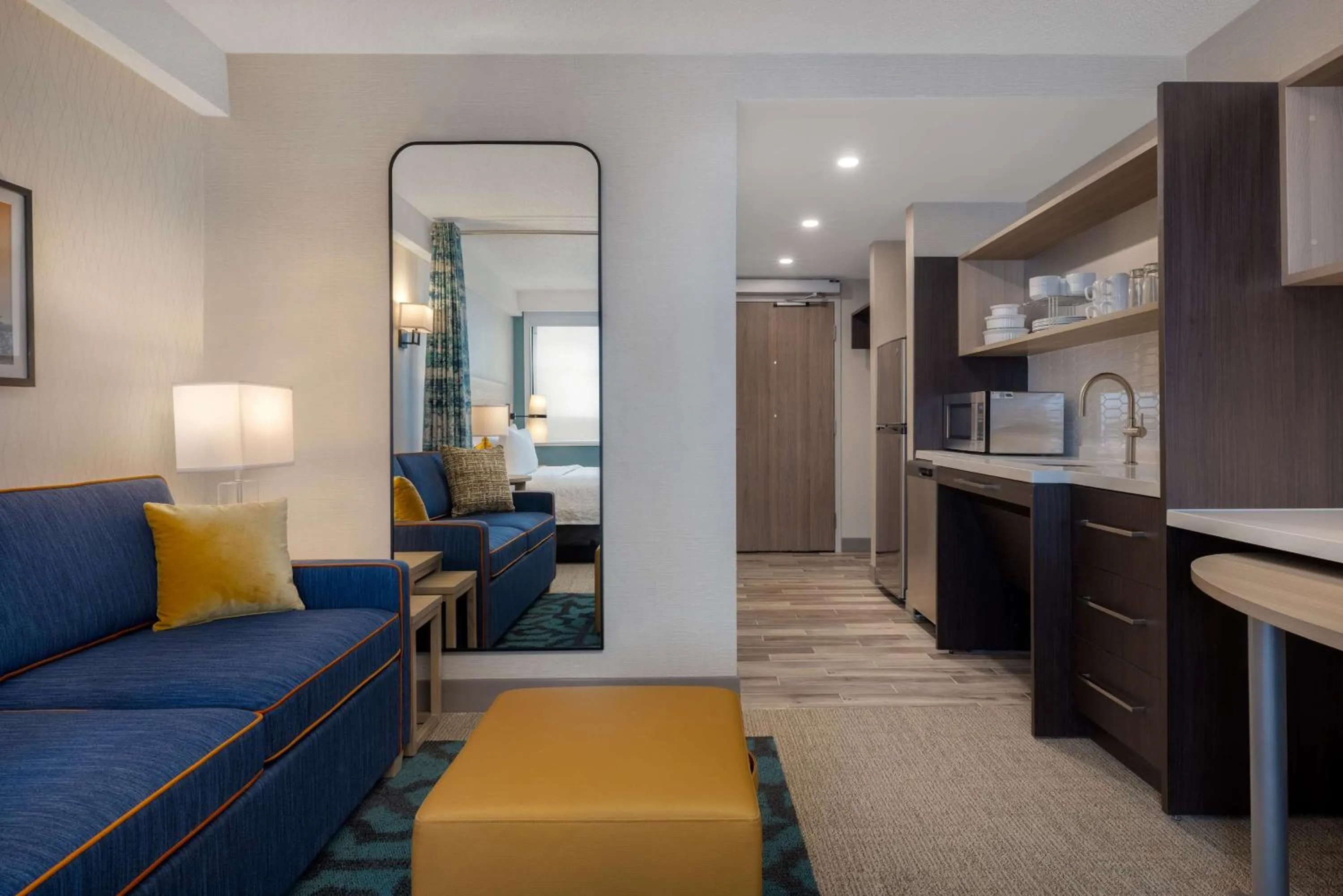 Queen Studio Suite with Bath Tub - Mobility Accessible in Home2 Suites By Hilton Kingston