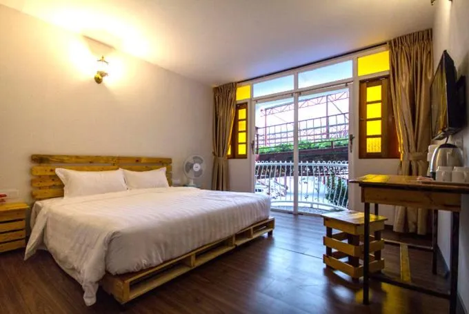 King Room with Balcony in Kea Garden Guest House