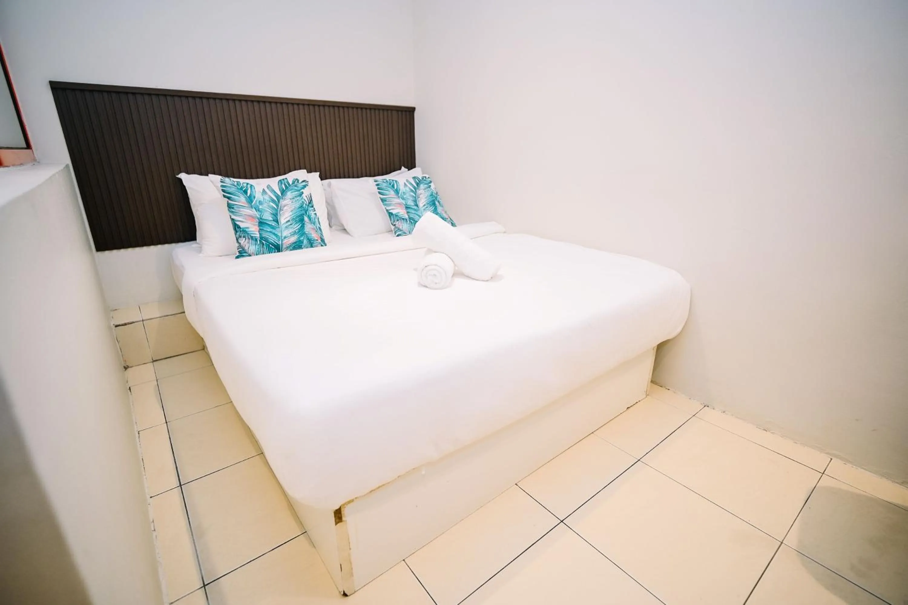 Standard Queen Room in Swing & Pillows - KL Kuchai Lama