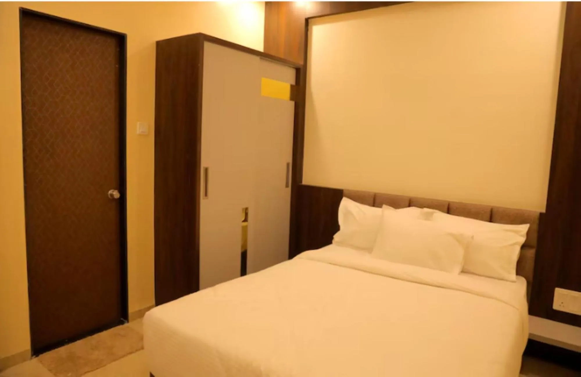 Superior Double Room in Hotel Veeratn