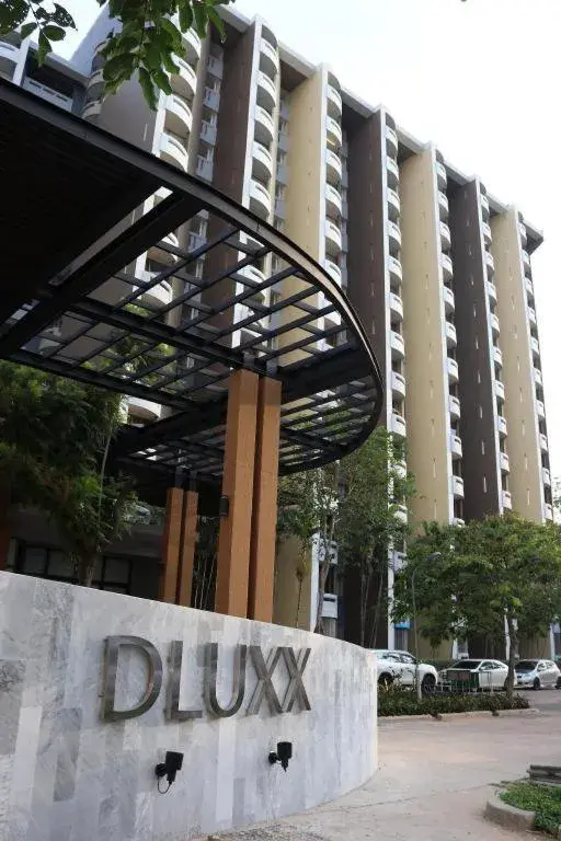 DLUXX THAMMASAT DLUXX THAMMASAT