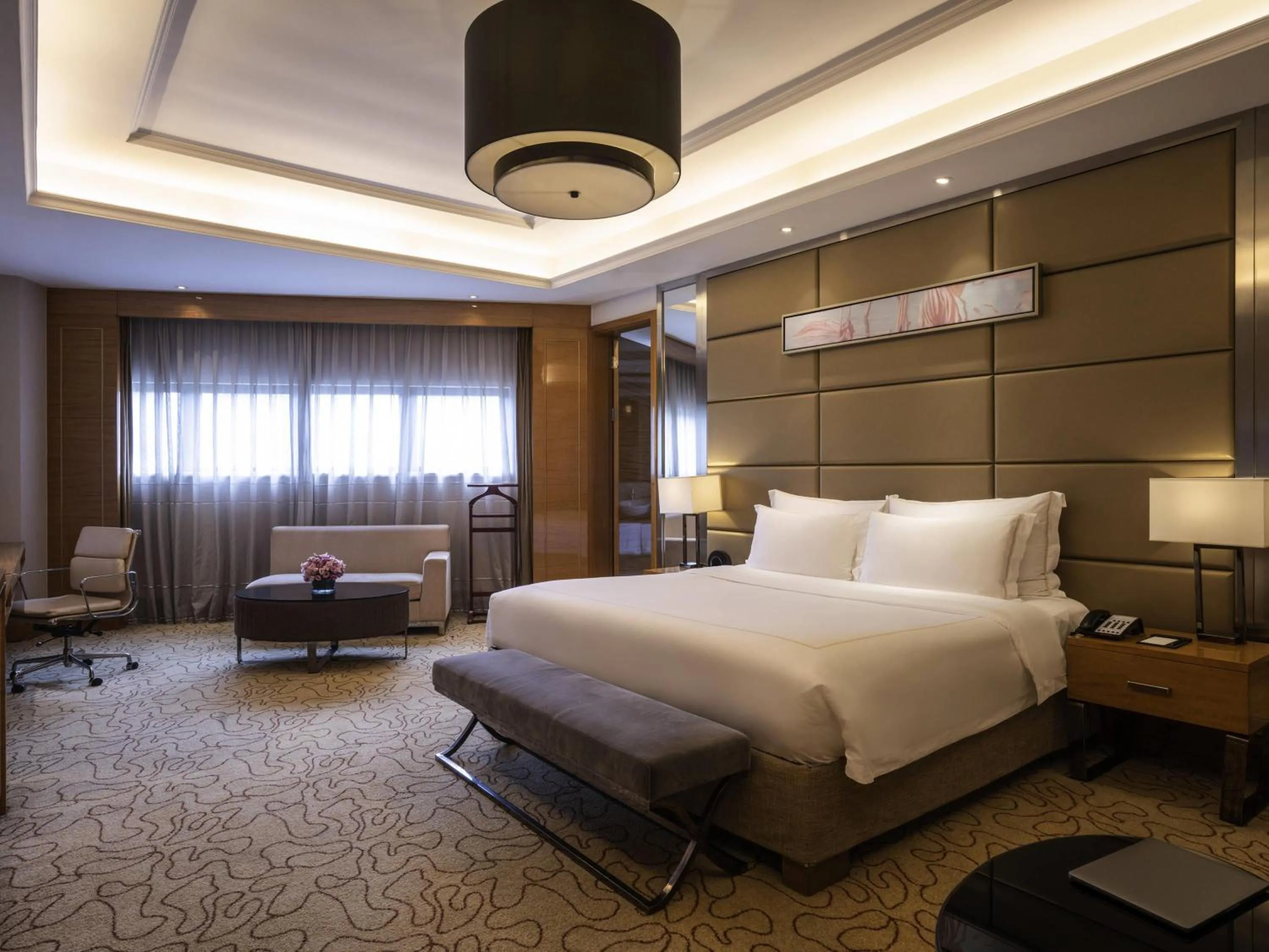 Junior Suite with King Bed in Pullman Foshan Shunde
