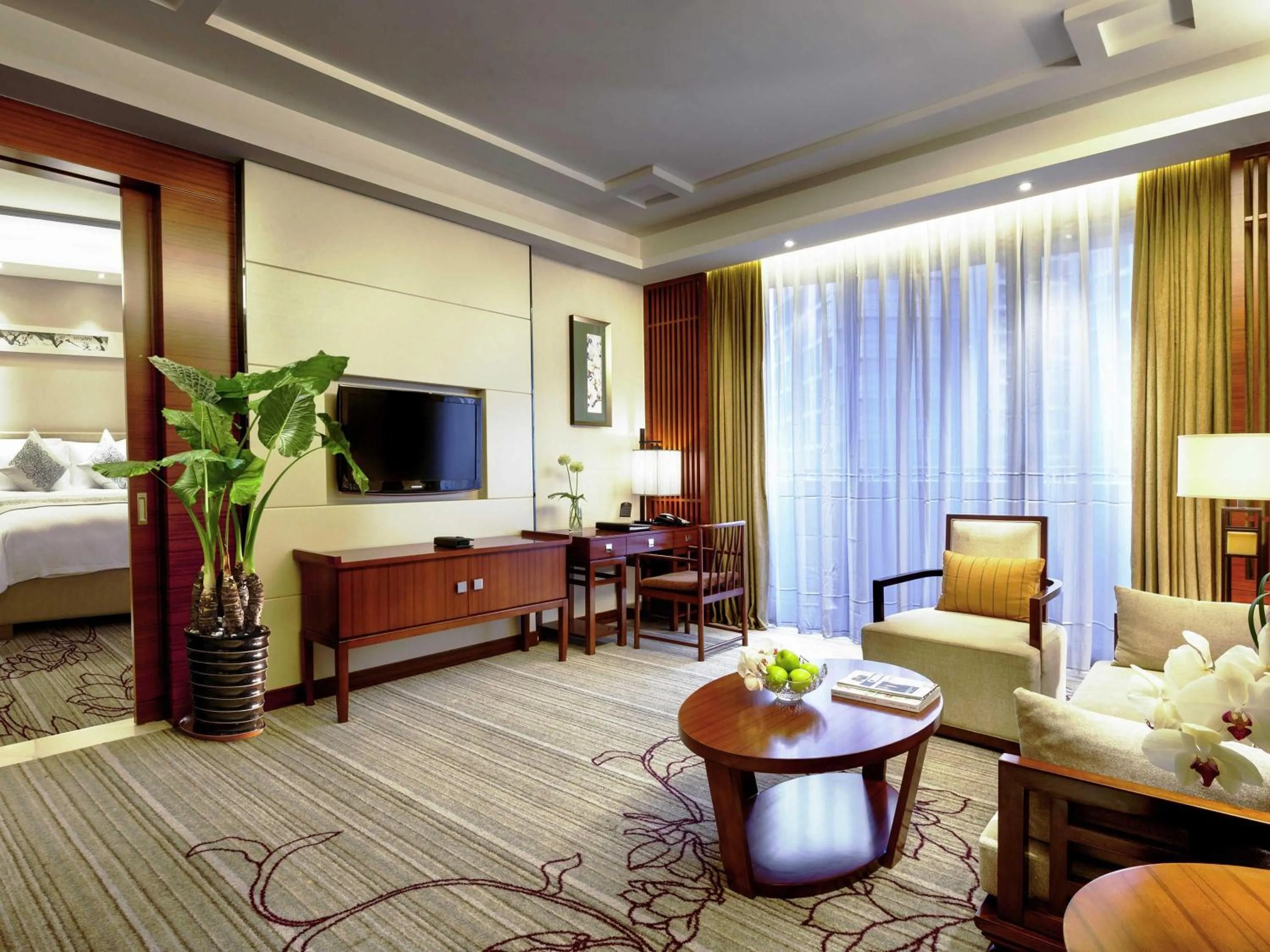 Deluxe King Suite with Balcony and Lounge Access in Pullman Foshan Shunde