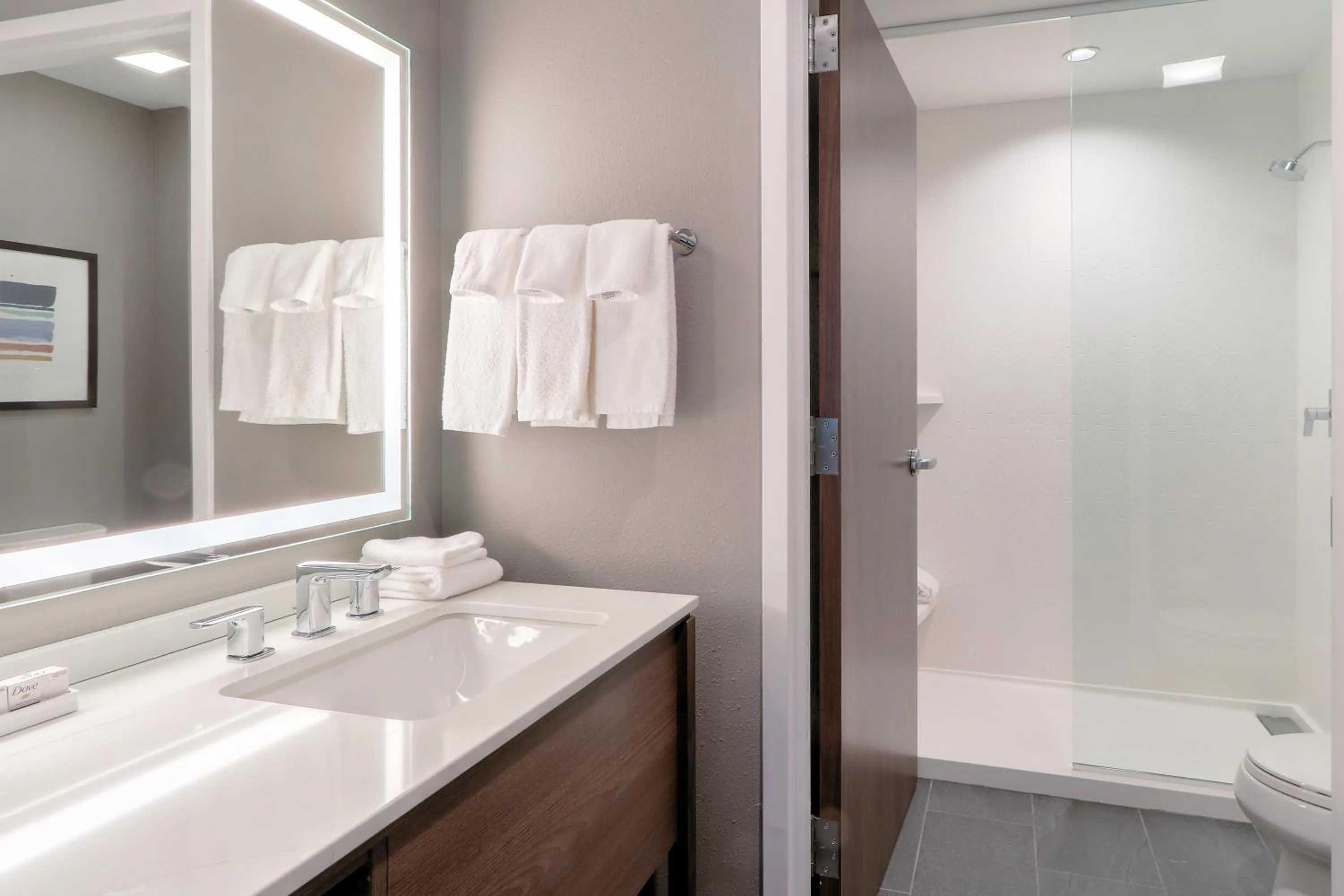 One-Bedroom Suite with Two Queen Beds in Staybridge Suites Pigeon Forge - Smoky Mtns by IHG