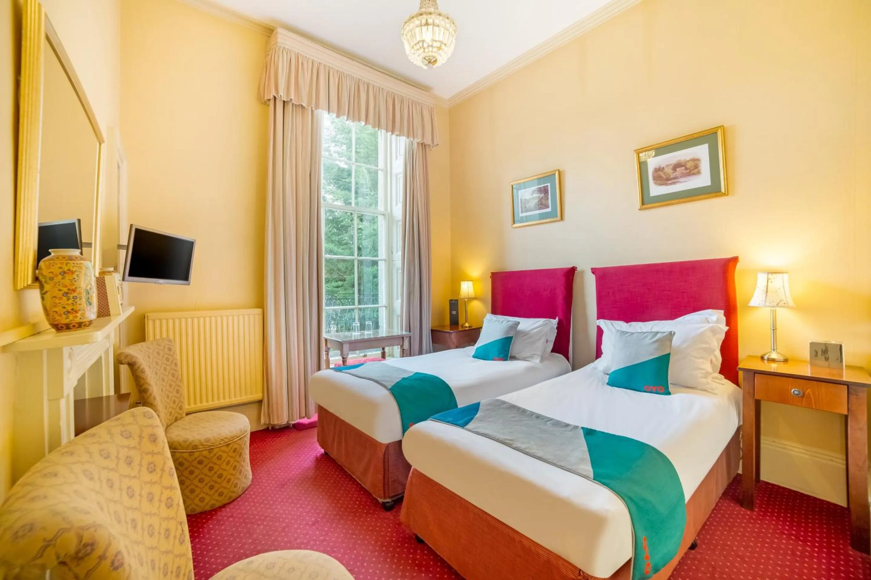 Standard Twin Room in OYO Bailbrook Lodge, Bath