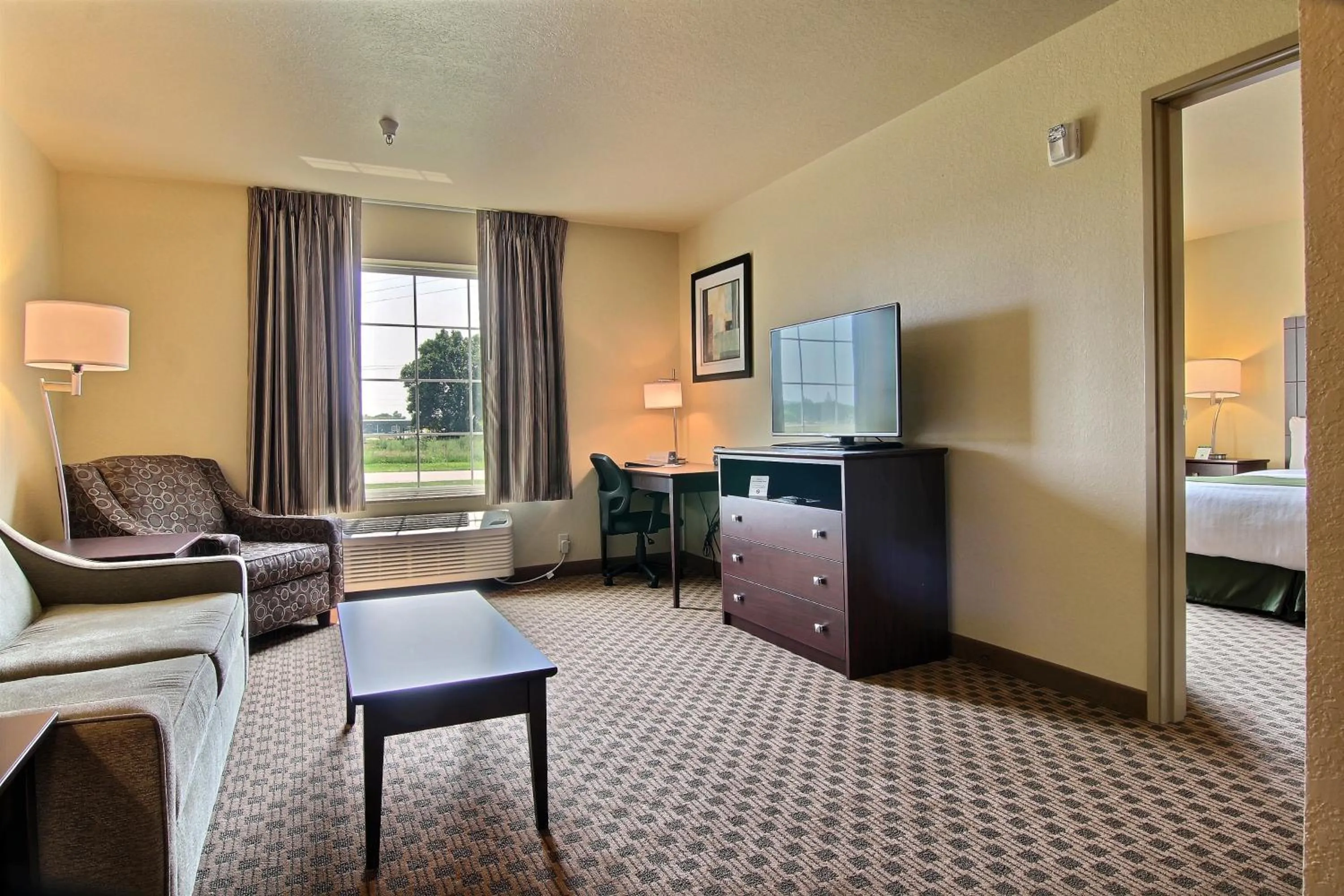 One-Bedroom Suite in Cobblestone Inn & Suites - Linton