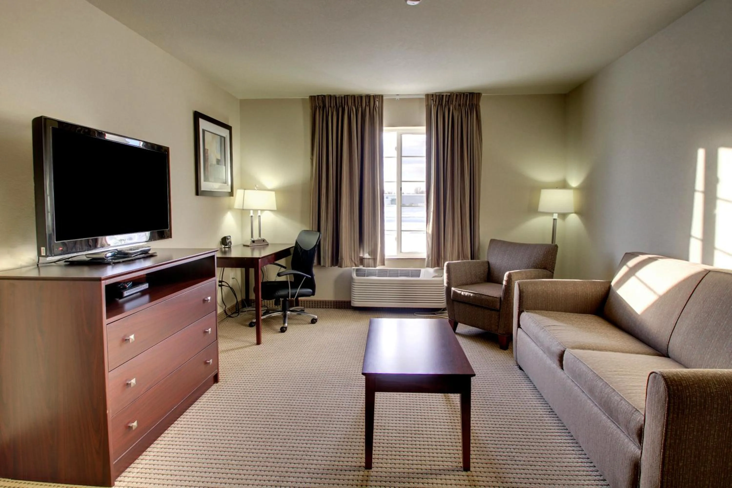 One-Bedroom Suite in Cobblestone Hotel & Suites - Beulah