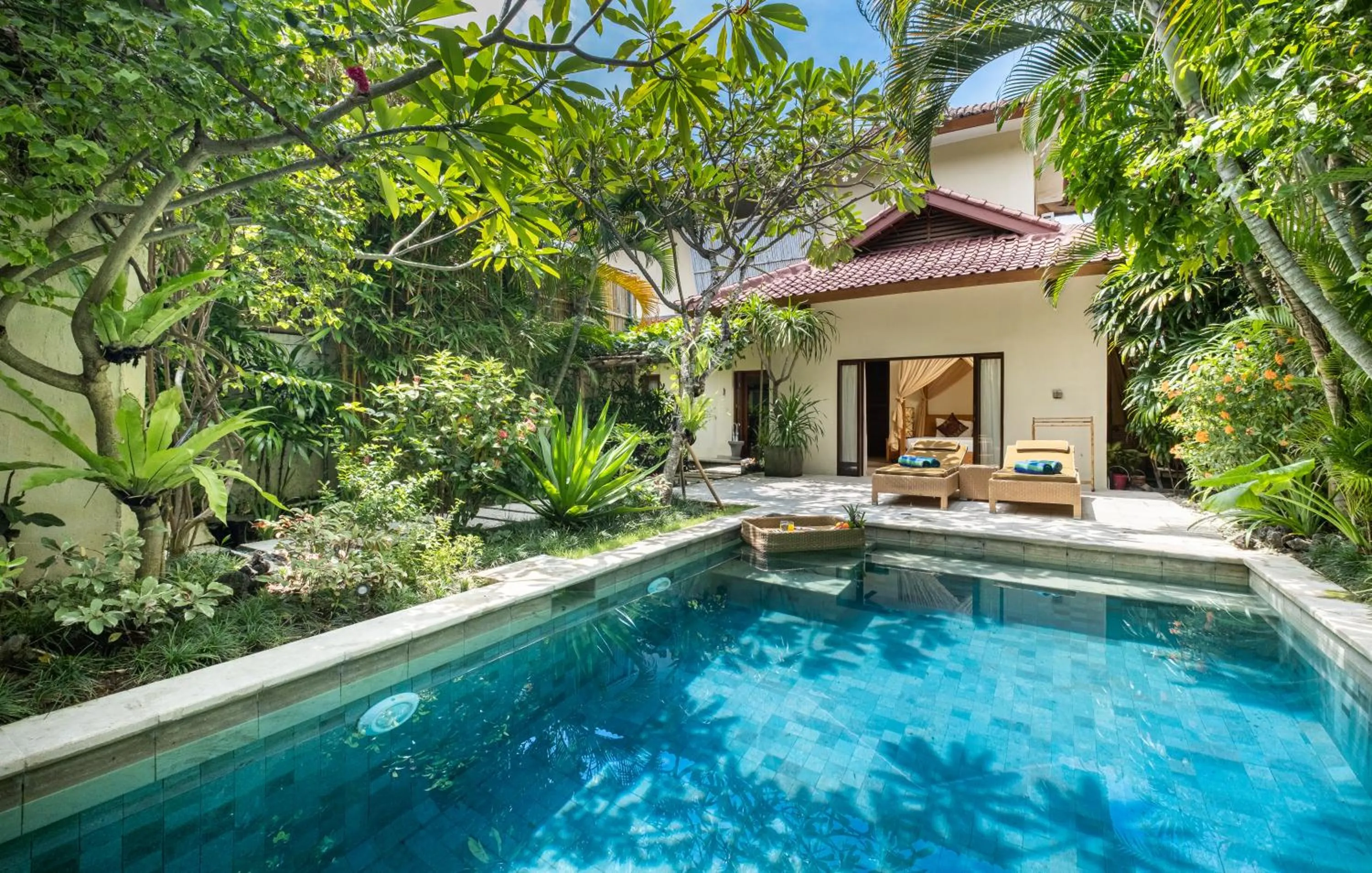 Two-Bedroom Villa with Private Pool and Free Floating Breakfast in Villa Seriska Seminyak