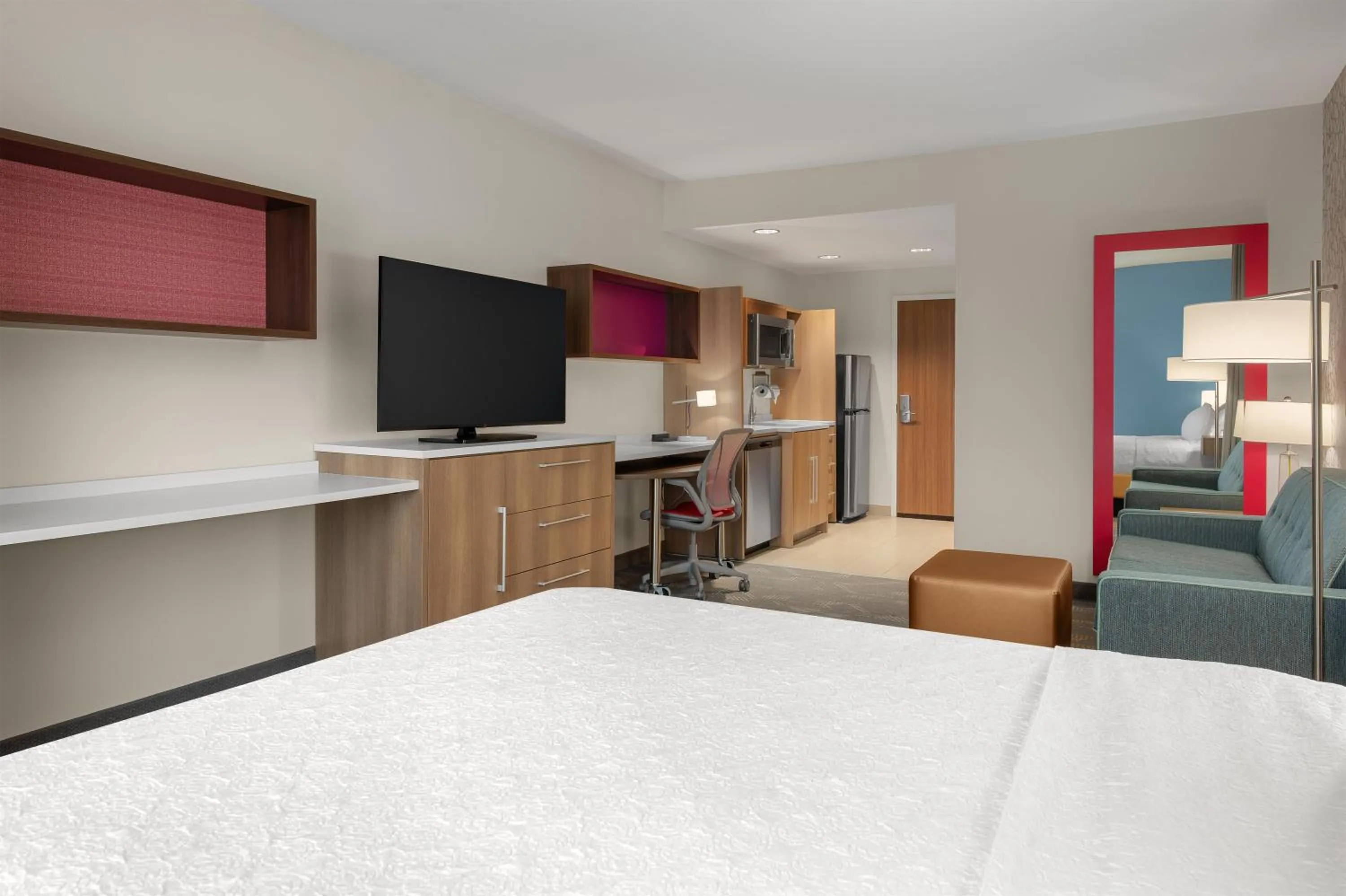 Queen Studio Suite in Home2 Suites By Hilton Cincinnati Eastgate